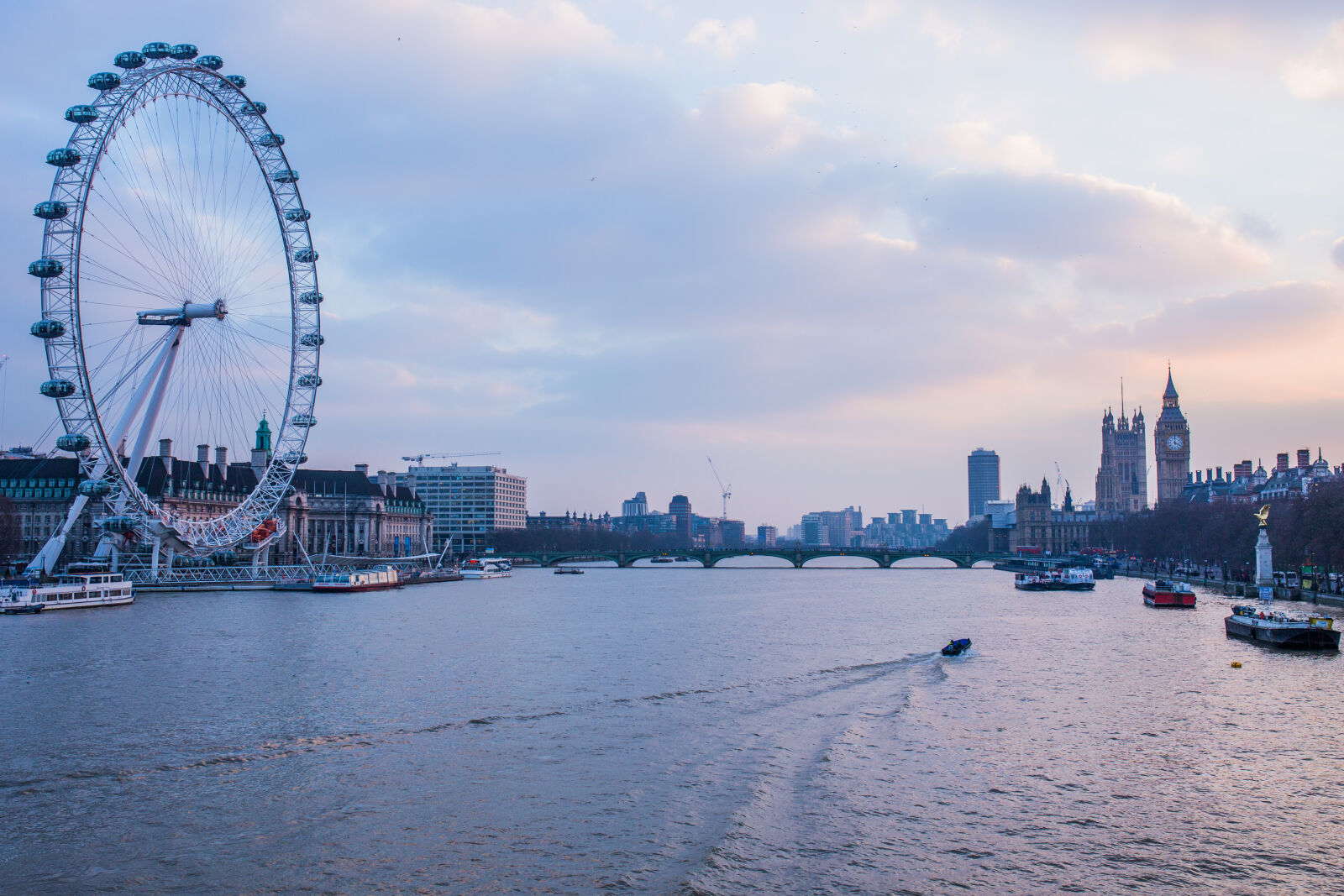 Sigma 35mm F1.4 DG HSM Art sample photo. Sunset, river, london, thames photography