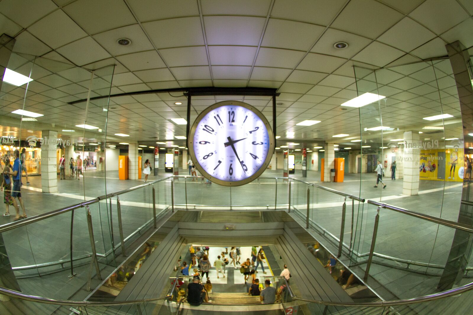 Canon EOS 7D sample photo. Station, train, plaza photography