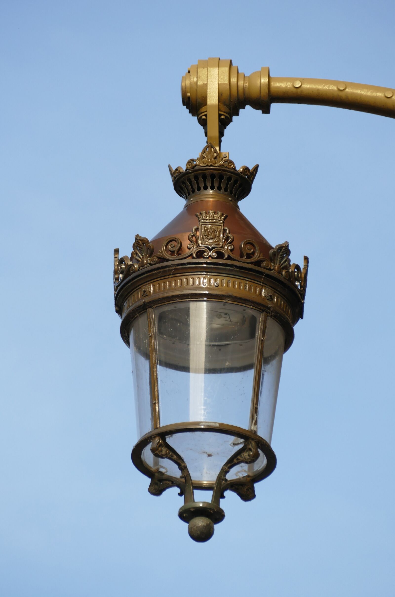 Panasonic Lumix DMC-FZ1000 sample photo. Lantern, lamp, lighting photography