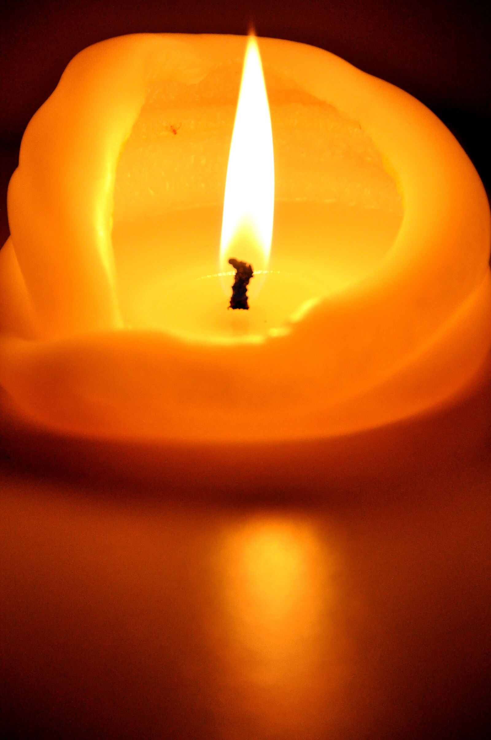Nikon D90 sample photo. Candle, glow, flame photography