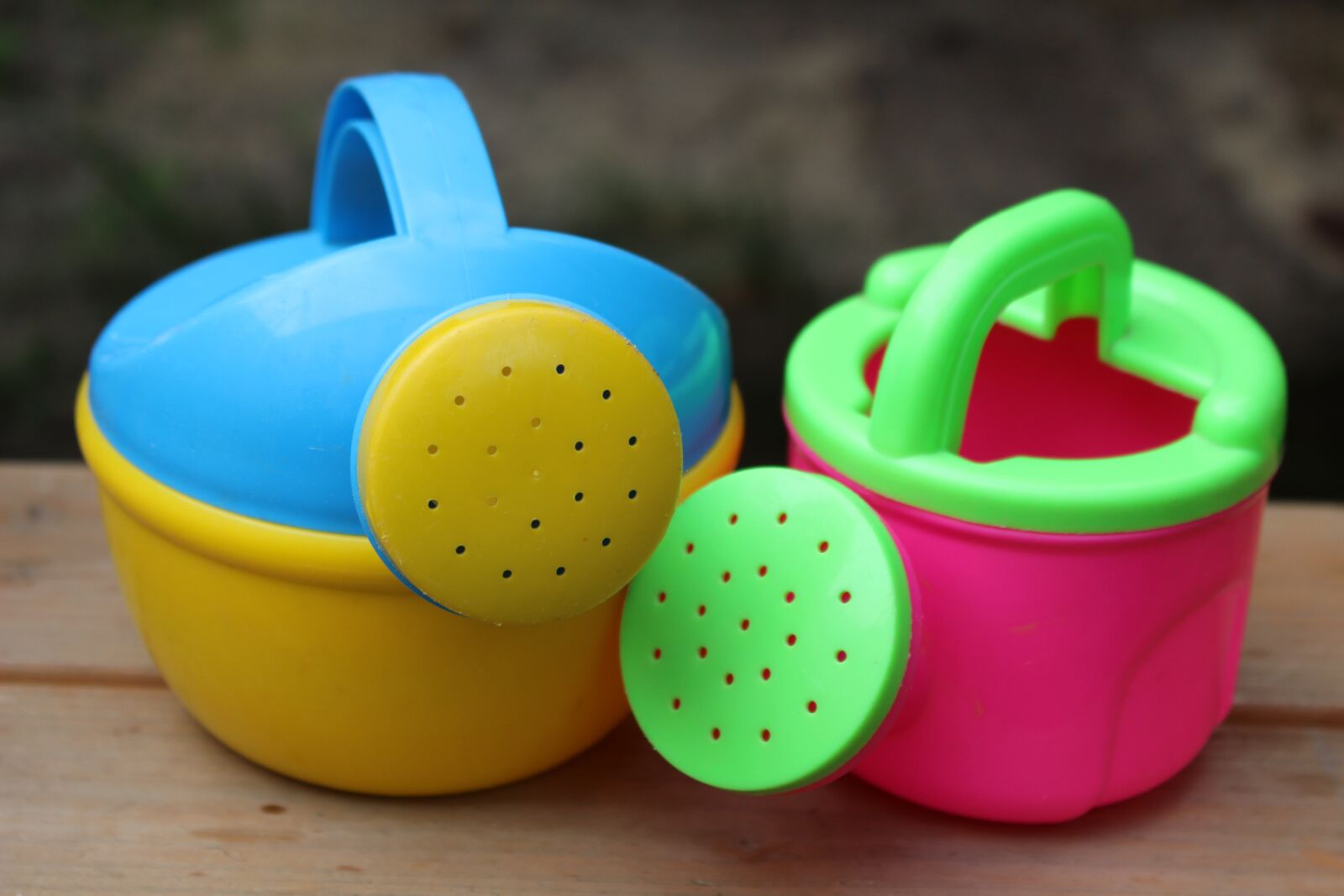Canon EOS 100D (EOS Rebel SL1 / EOS Kiss X7) sample photo. Watering can, garden, children photography