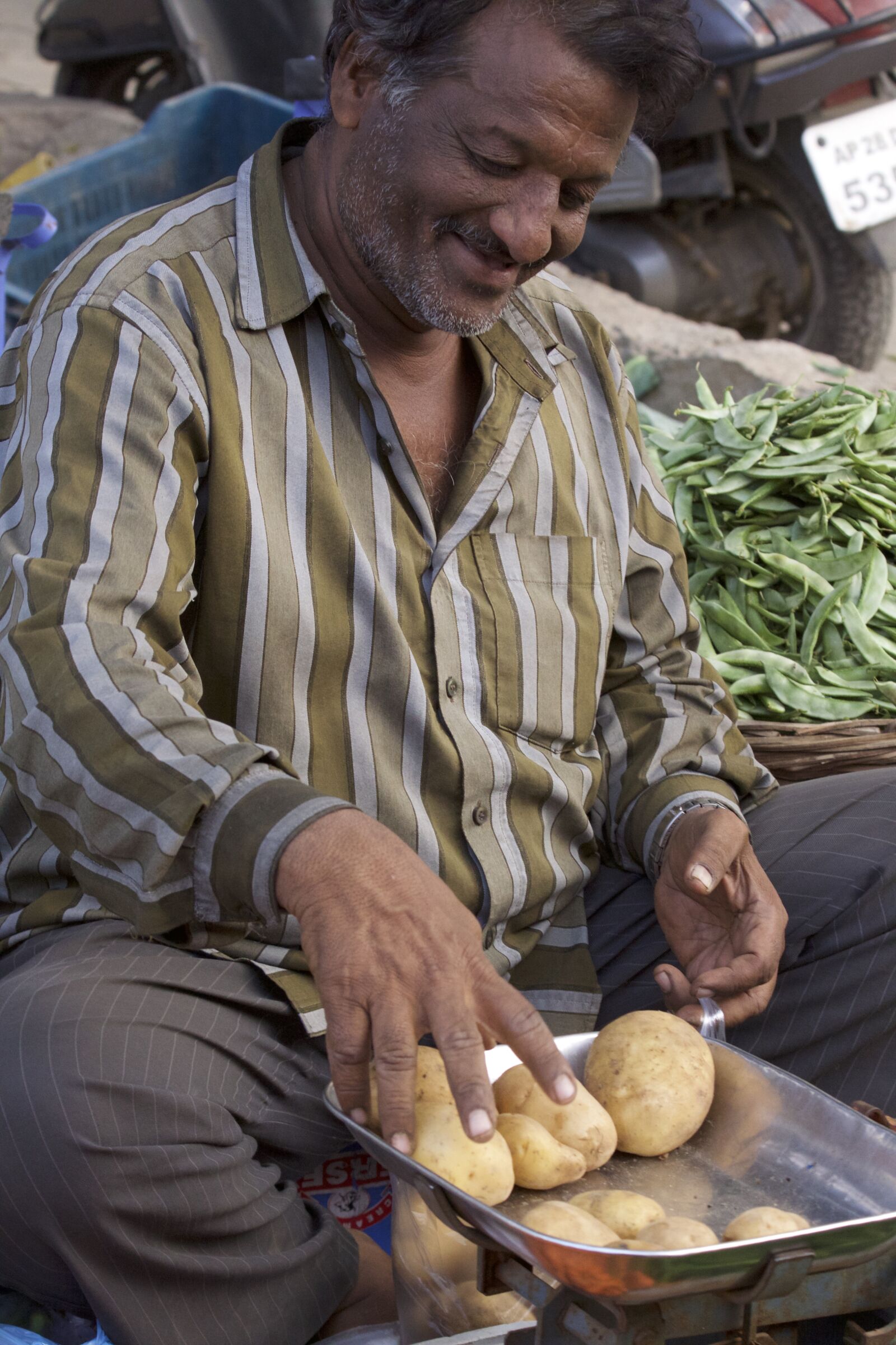 Canon EOS 50D sample photo. India, street market, vendor photography