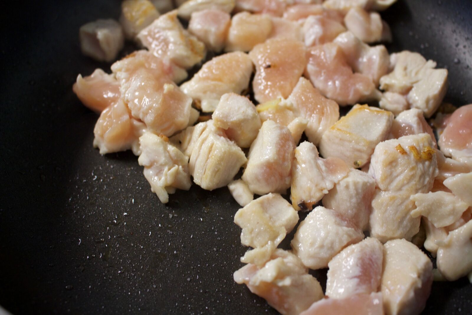 Canon EOS 700D (EOS Rebel T5i / EOS Kiss X7i) sample photo. Chicken, food, kitchen photography
