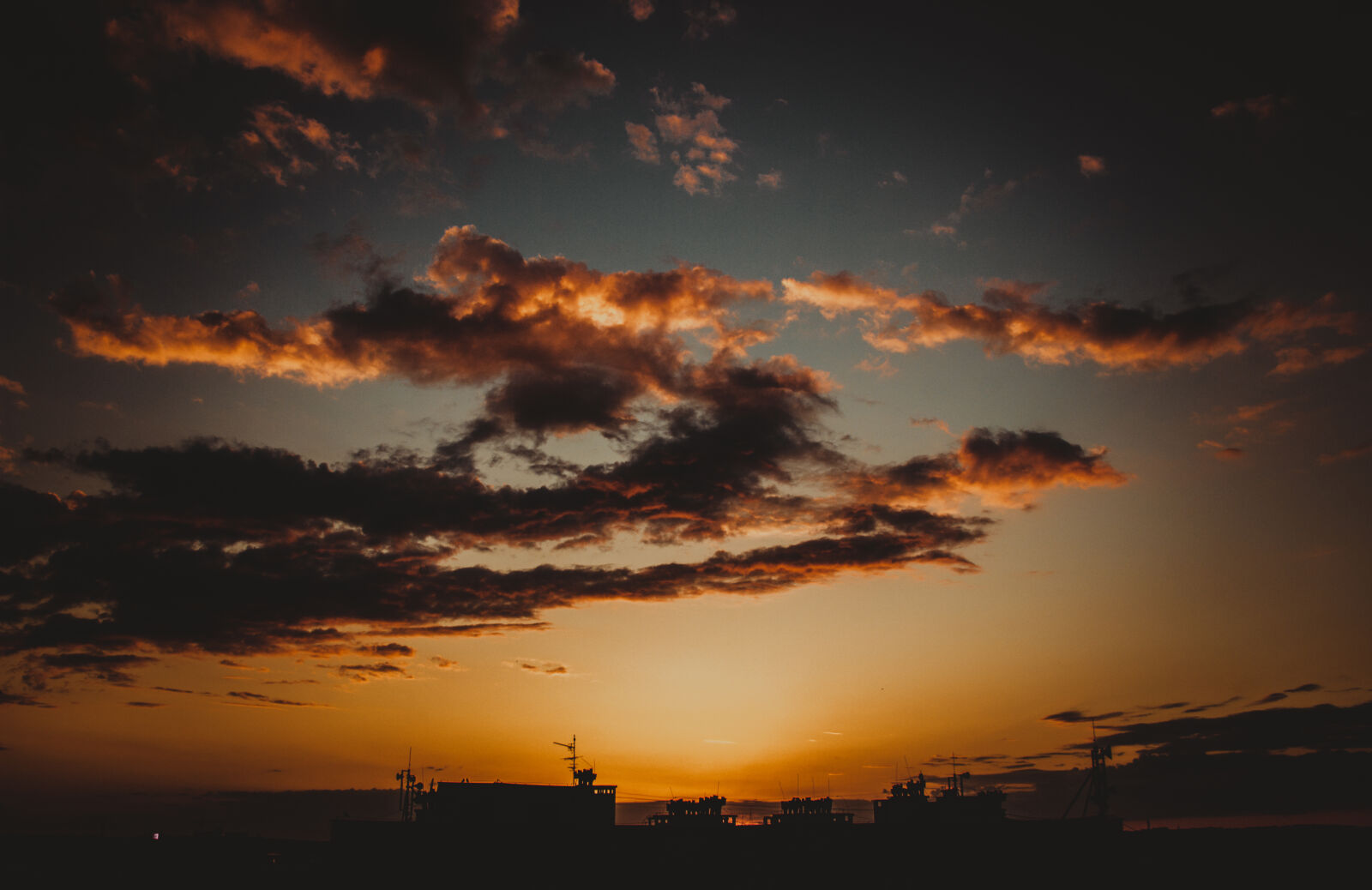 Canon EF-S 18-135mm F3.5-5.6 IS sample photo. Clouds, landscape, sunset photography