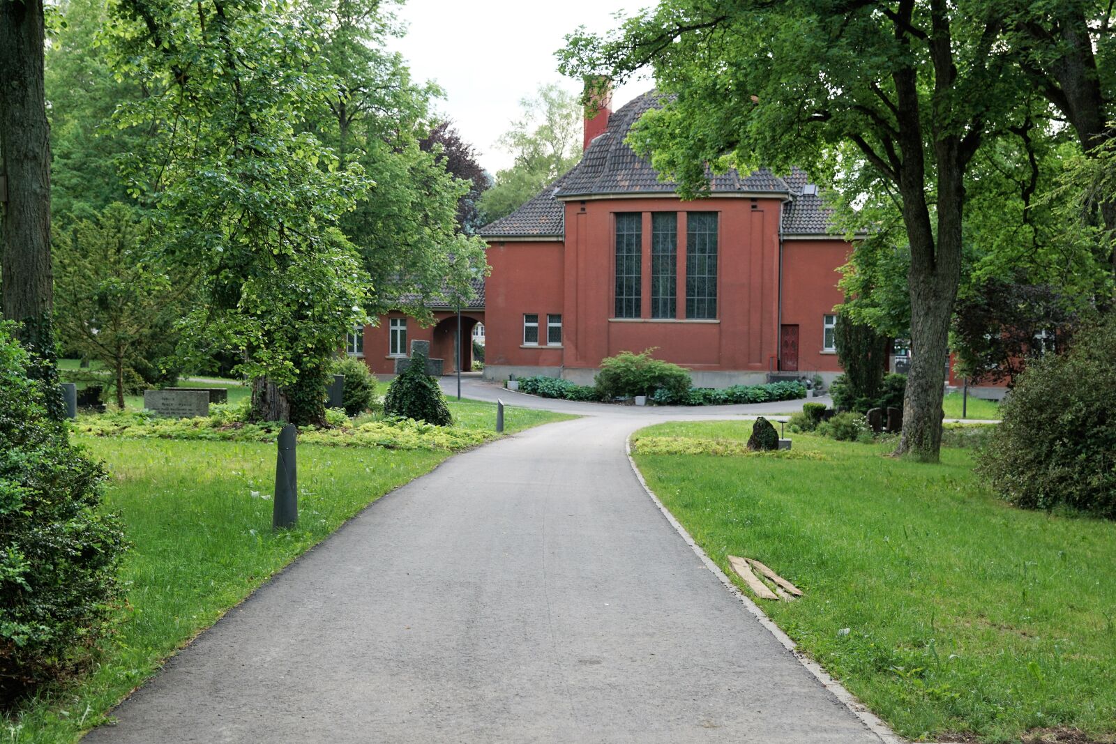 Sony ILCA-77M2 + Sony DT 16-50mm F2.8 SSM sample photo. Crematorium, tuttlingen, cemetery photography