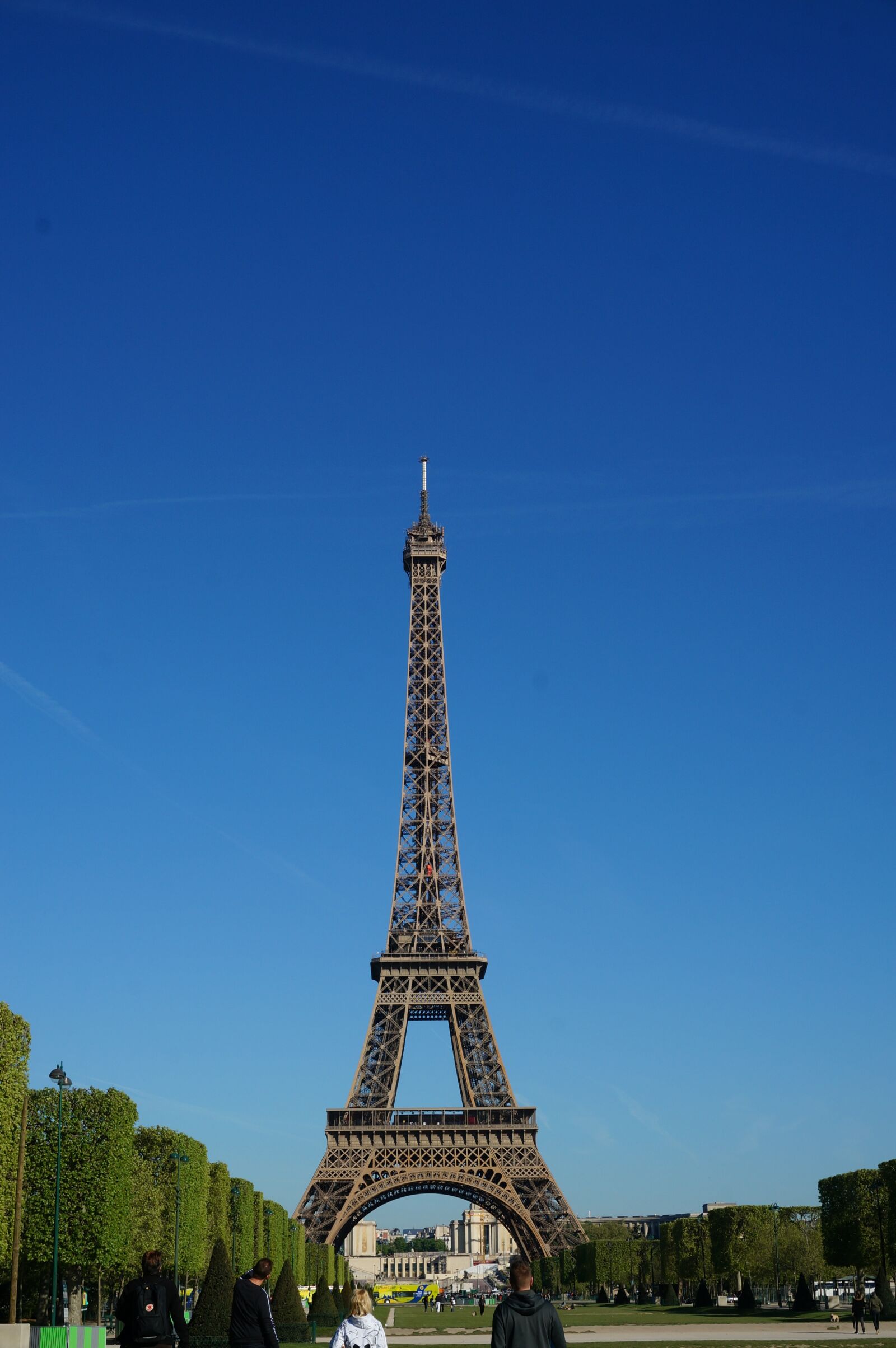 Sony Alpha NEX-5R + Sony E 16-50mm F3.5-5.6 PZ OSS sample photo. France, paris, transmission tower photography