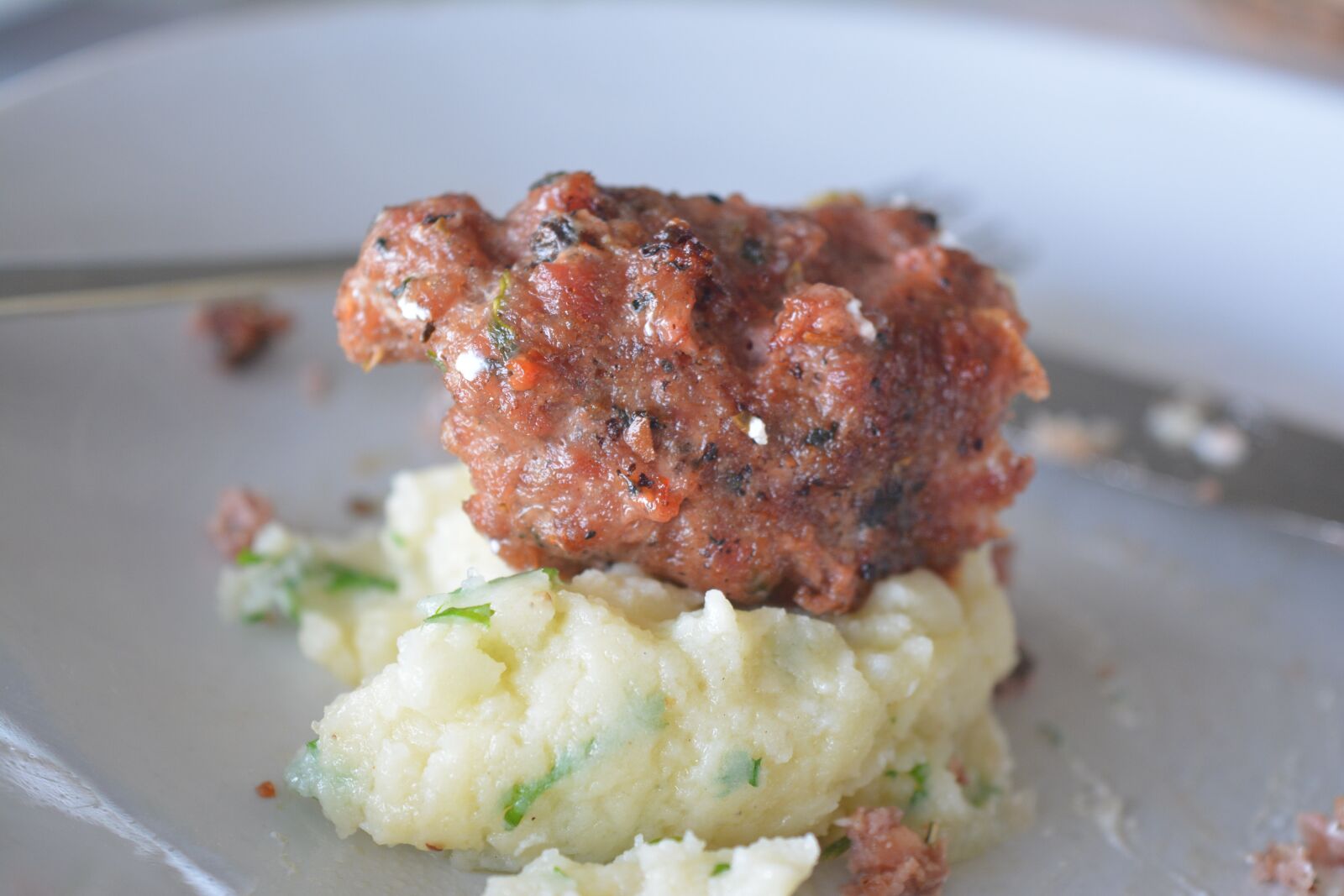 Nikon D5200 sample photo. Mashed potato, meat, food photography