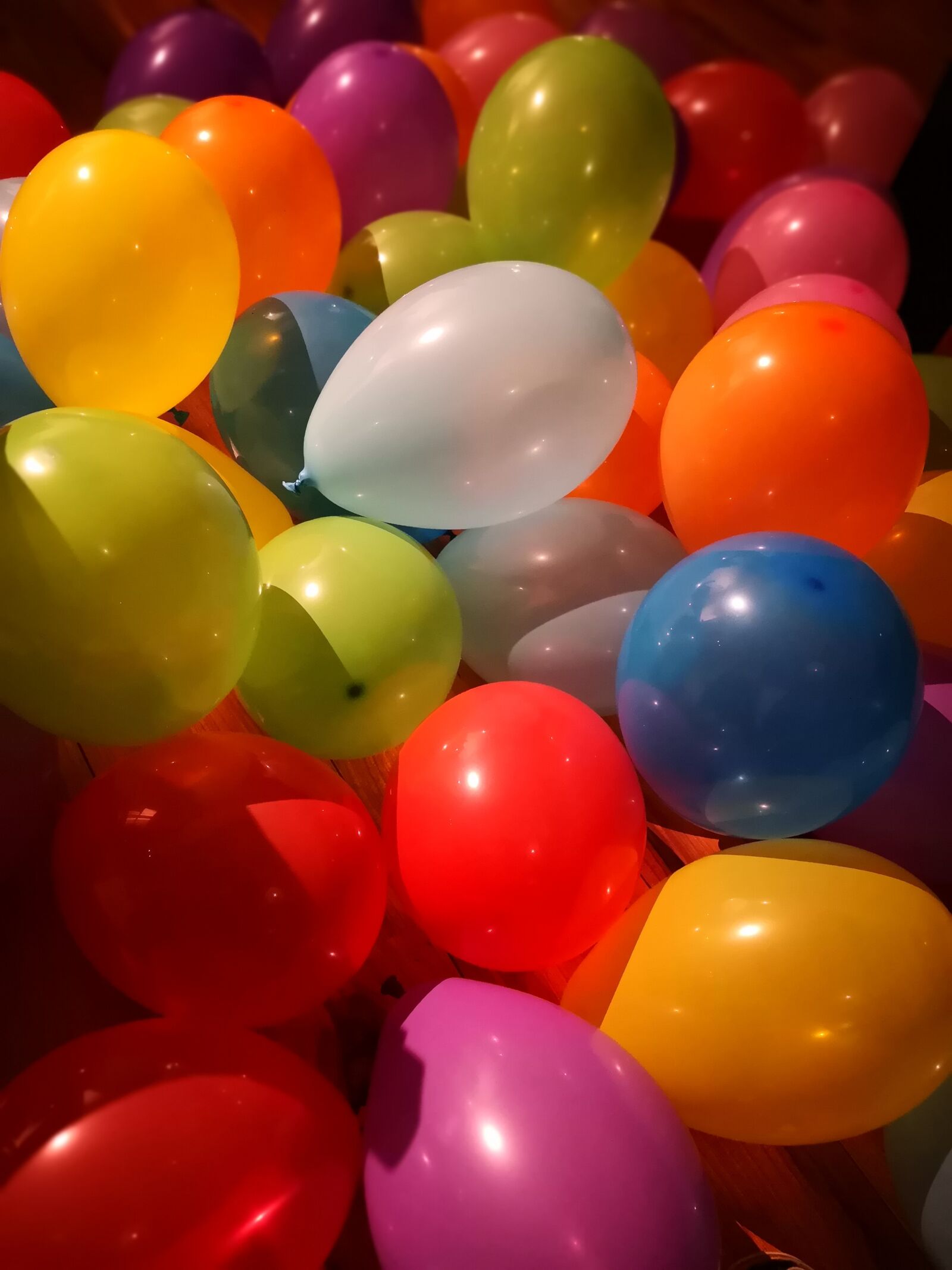 HUAWEI Mate 10 Pro sample photo. Party, balloons, year photography