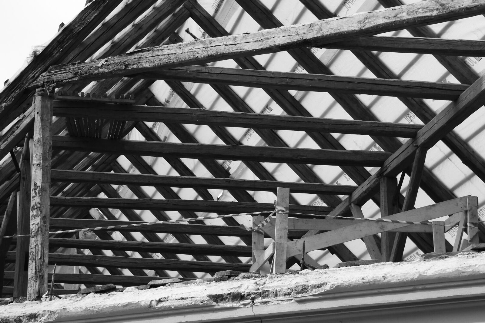 Nikon Coolpix P610 sample photo. Roof, reconstruction, farmhouse photography