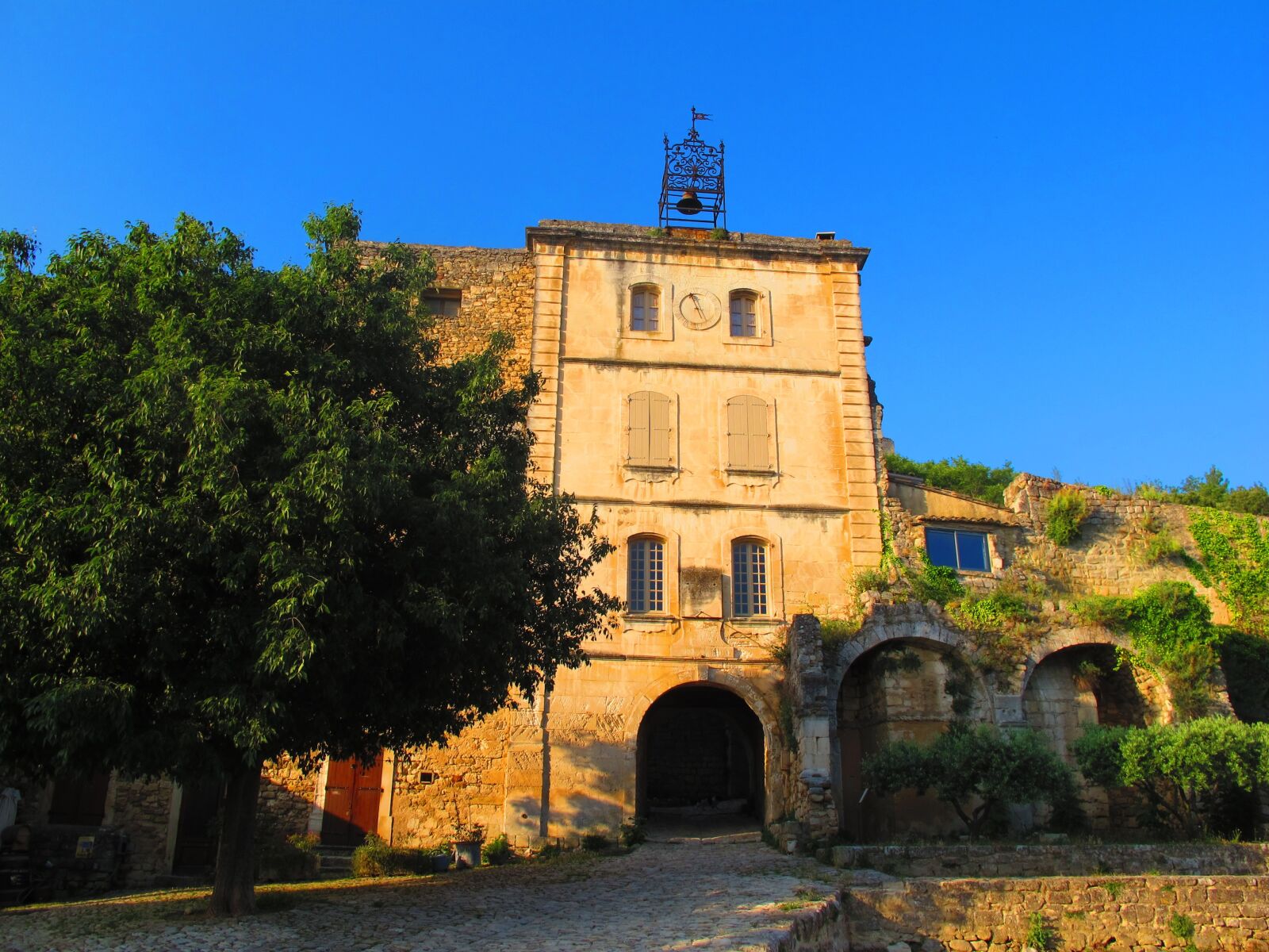 Canon PowerShot G12 sample photo. Luberon, provence, vaucluse photography