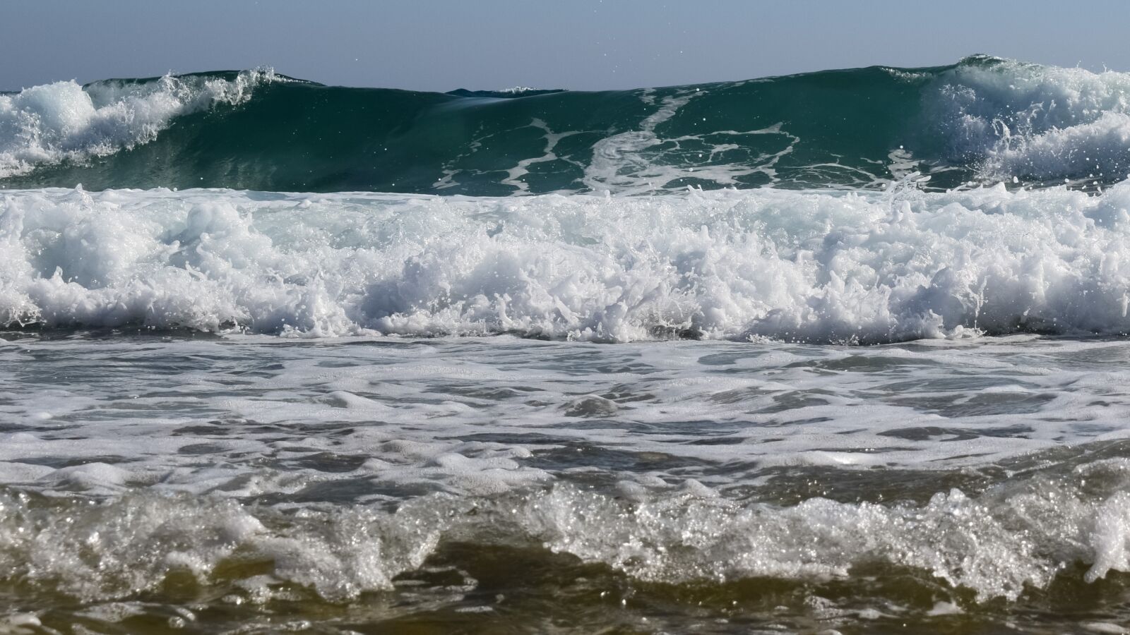 Nikon D3300 sample photo. Waves, smashing, foam photography