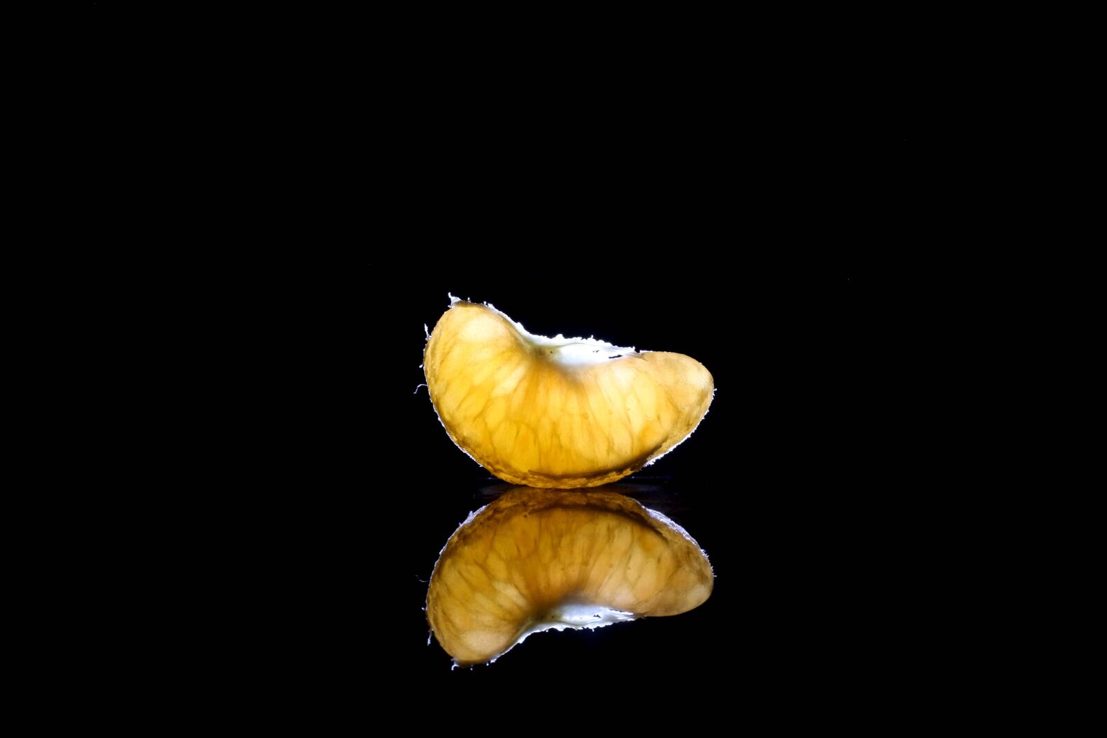 Canon EOS 1000D (EOS Digital Rebel XS / EOS Kiss F) sample photo. Fruit, healthy, orange, reflection photography