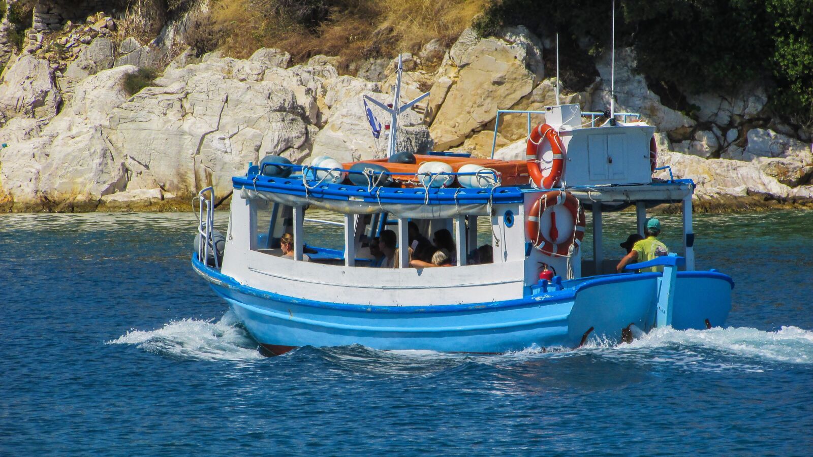 Canon PowerShot SX400 IS sample photo. Boat, sea, blue photography