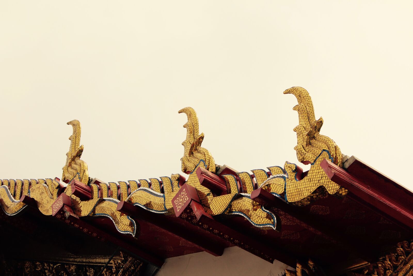 Canon EOS 600D (Rebel EOS T3i / EOS Kiss X5) sample photo. Temple, roof, pagoda photography