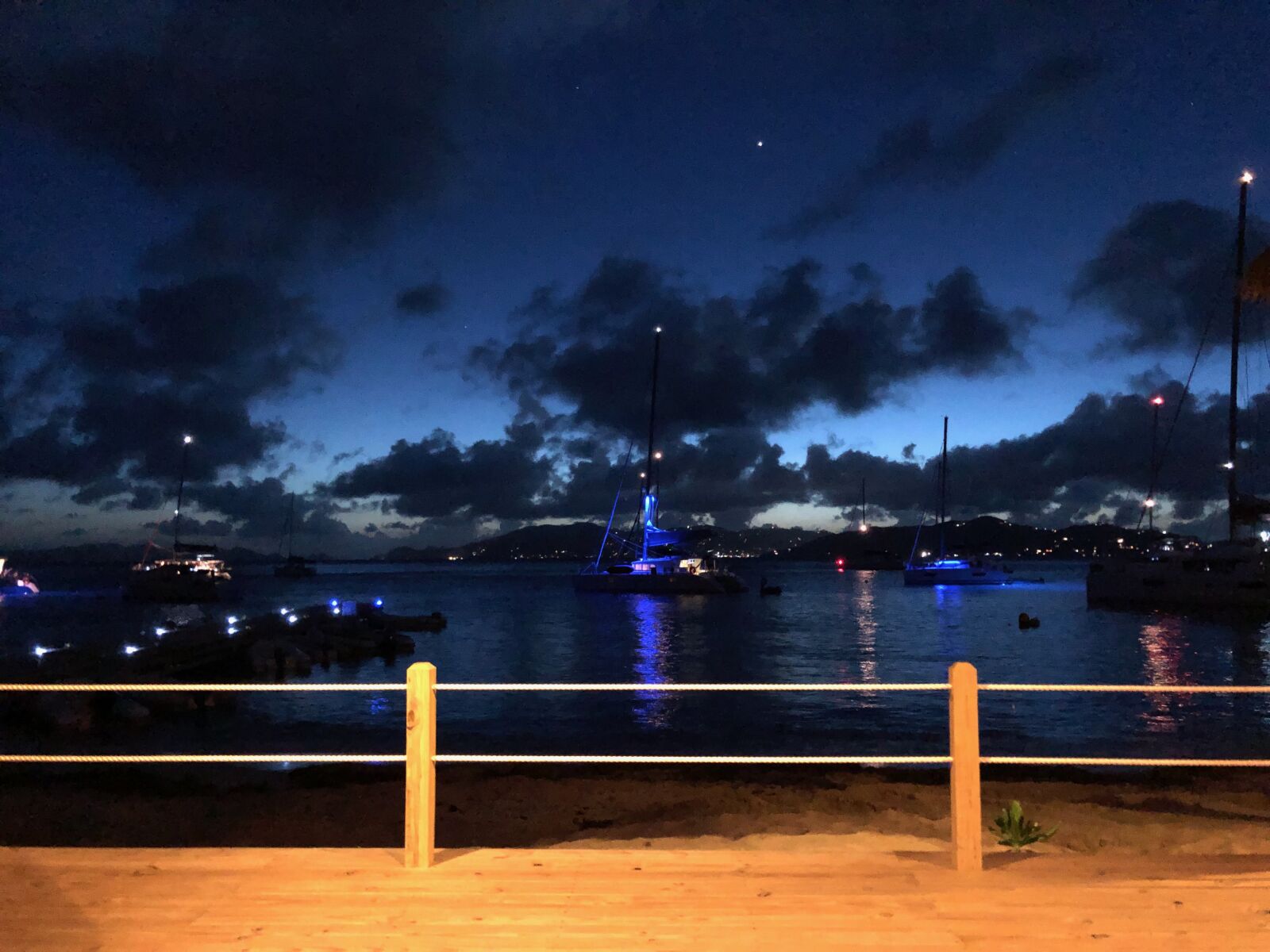 iPhone X back dual camera 4mm f/1.8 sample photo. Dream, peaceful, mood photography