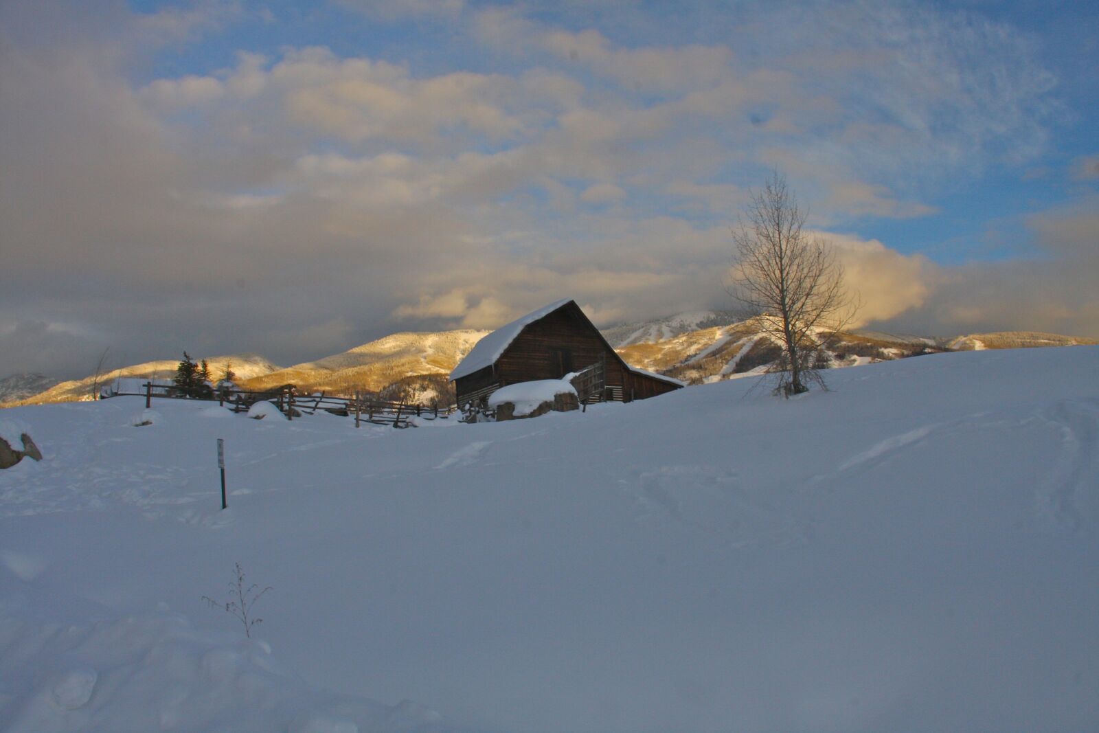 Canon EOS 40D sample photo. Barn, steamboat, snow photography
