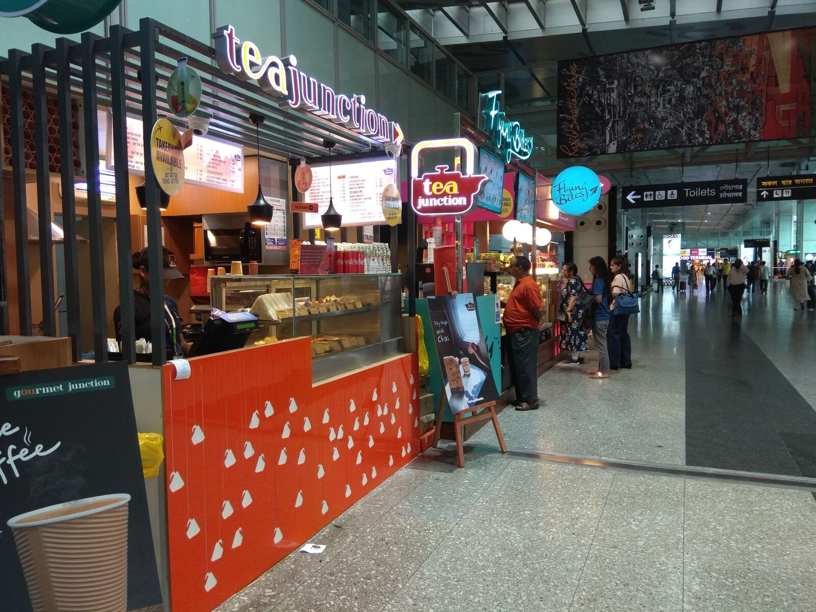 Xiaomi Redmi Note 4 sample photo. Airport, lounge, brea photography