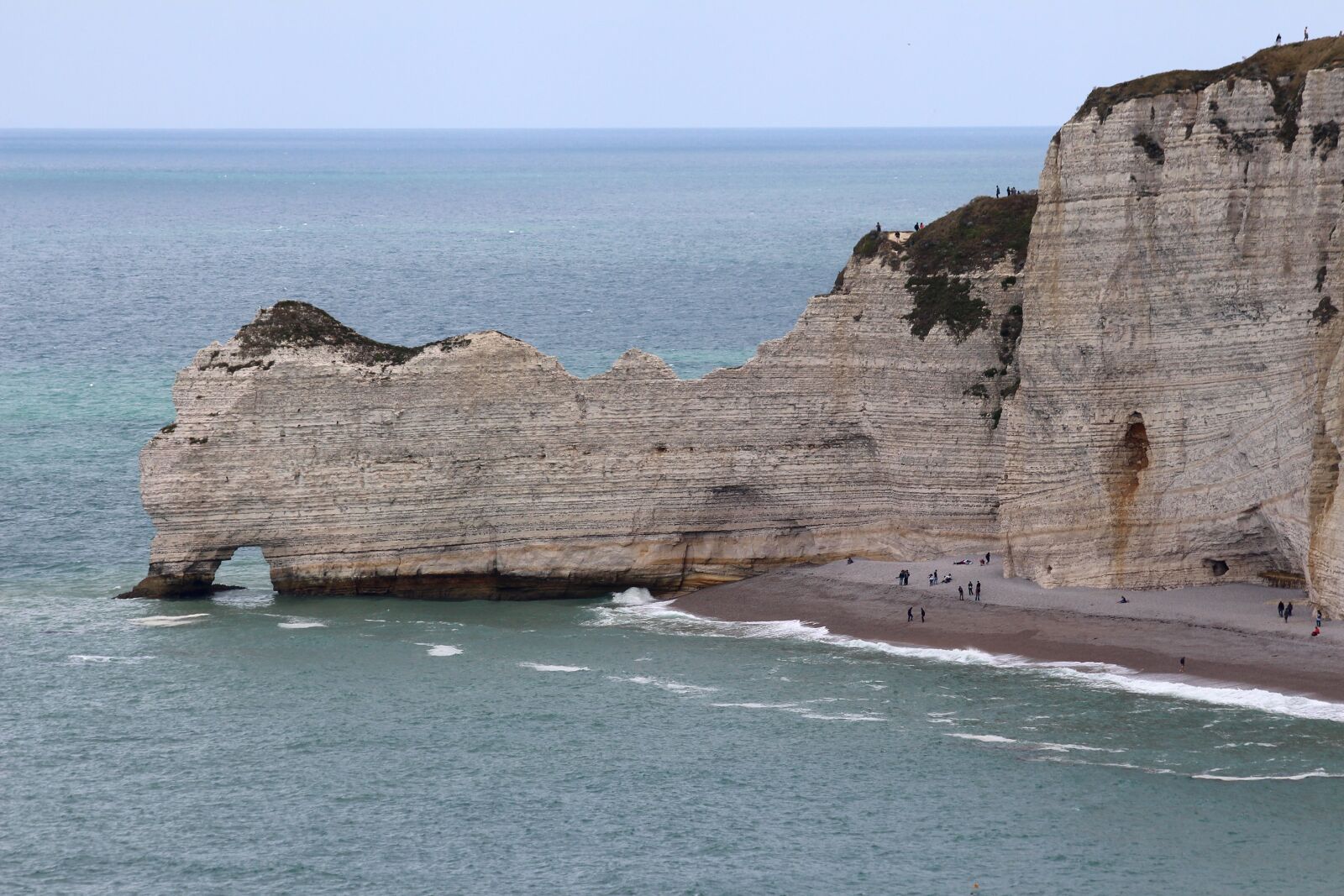 Canon EOS 700D (EOS Rebel T5i / EOS Kiss X7i) + Canon EF 70-300mm F4-5.6 IS USM sample photo. Cliffs of etretat, normandy photography