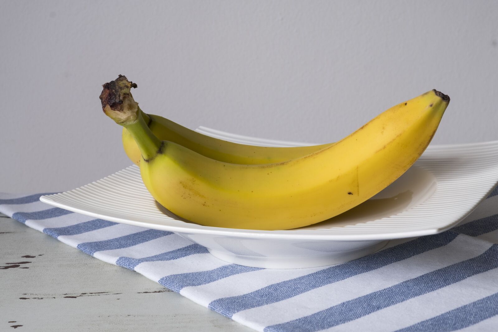 Fujifilm XF 18-55mm F2.8-4 R LM OIS sample photo. Banana, fruit, healthy photography
