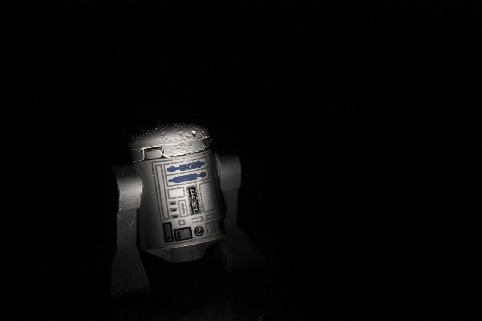 Canon EOS 1100D (EOS Rebel T3 / EOS Kiss X50) sample photo. Lego, r2, d2, star photography
