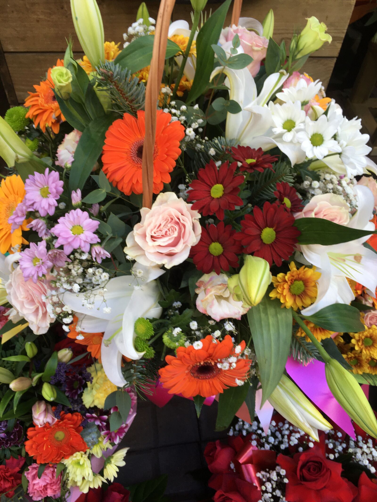 iPhone SE back camera 4.15mm f/2.2 sample photo. Flowers, bouquet, floral photography