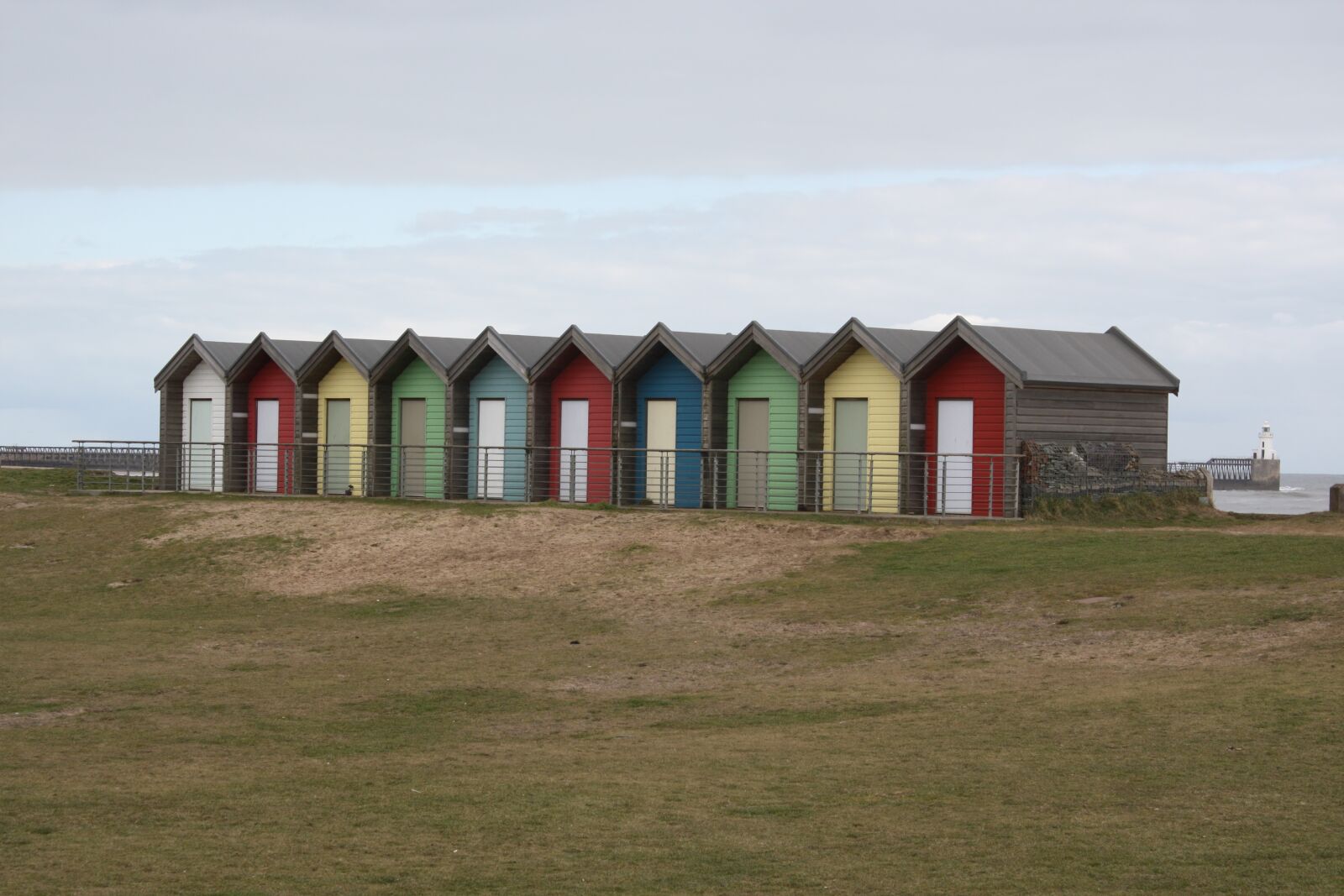 Canon EOS 450D (EOS Rebel XSi / EOS Kiss X2) sample photo. Blyth, uk, beach house photography