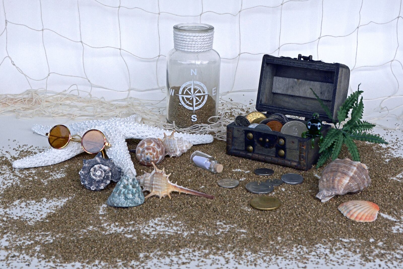 Nikon D7100 sample photo. Treasure chest, sand, squid photography