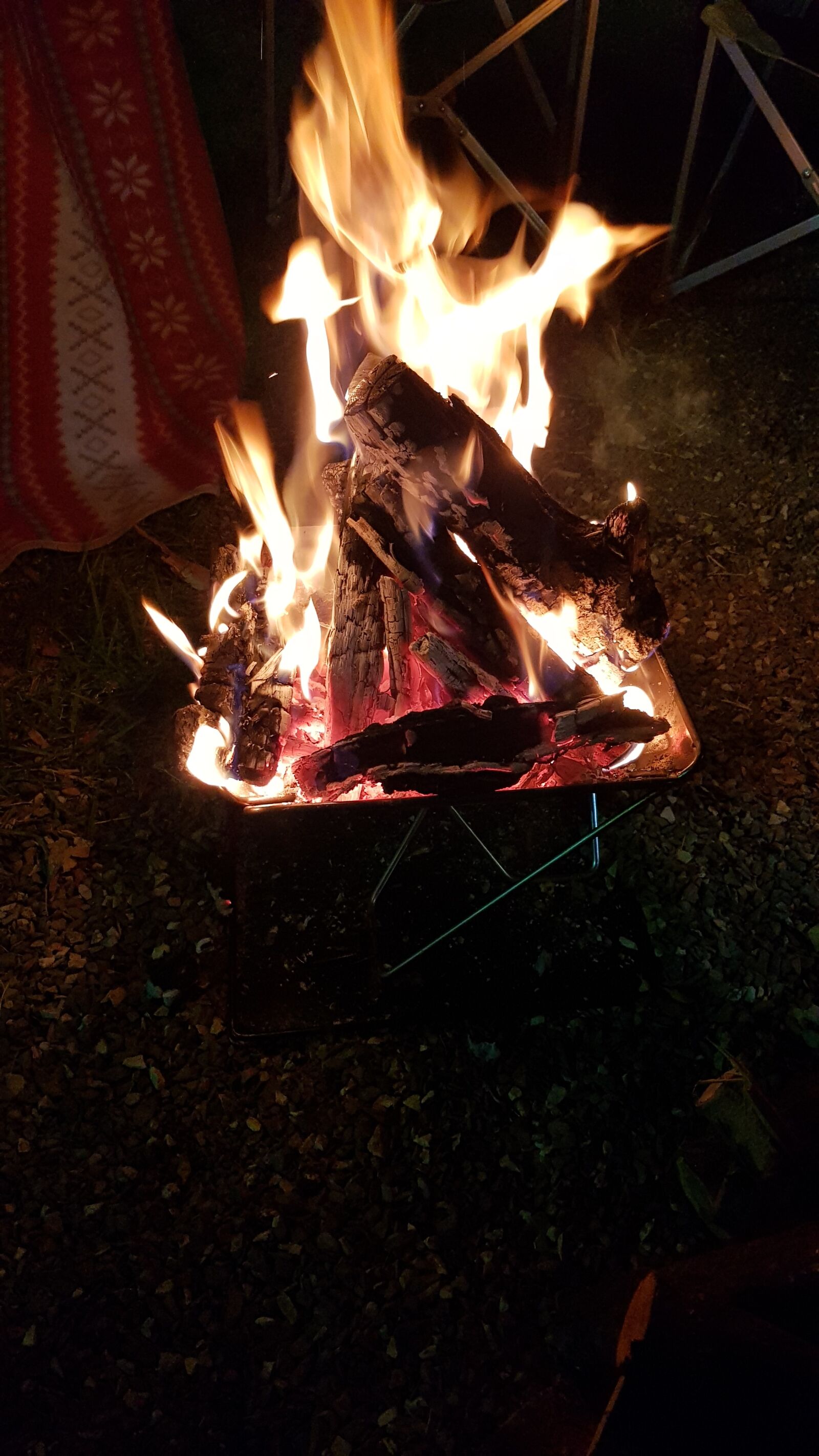 Samsung Galaxy S8 sample photo. Campfire, tent, outdoor photography
