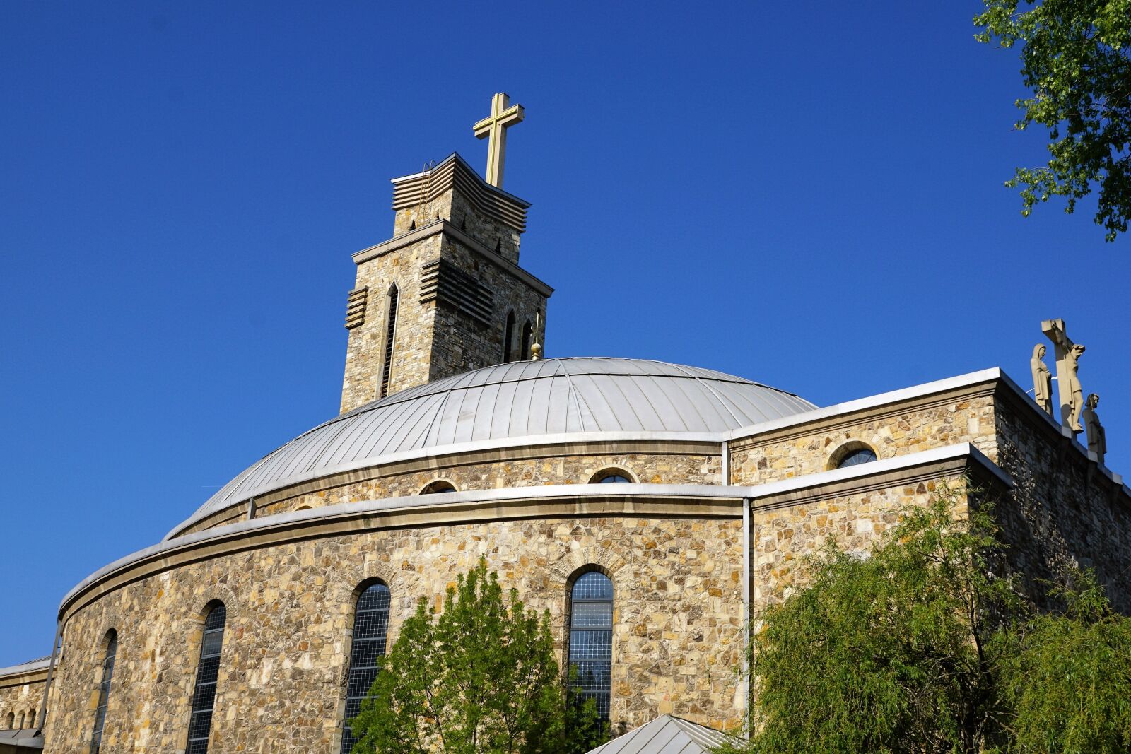 Sony ILCA-77M2 + Sony DT 16-50mm F2.8 SSM sample photo. Pforzheim, church, building photography