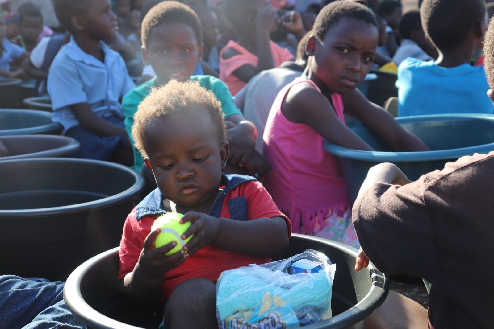 Canon EOS 200D (EOS Rebel SL2 / EOS Kiss X9) sample photo. Poverty, africa, boy photography