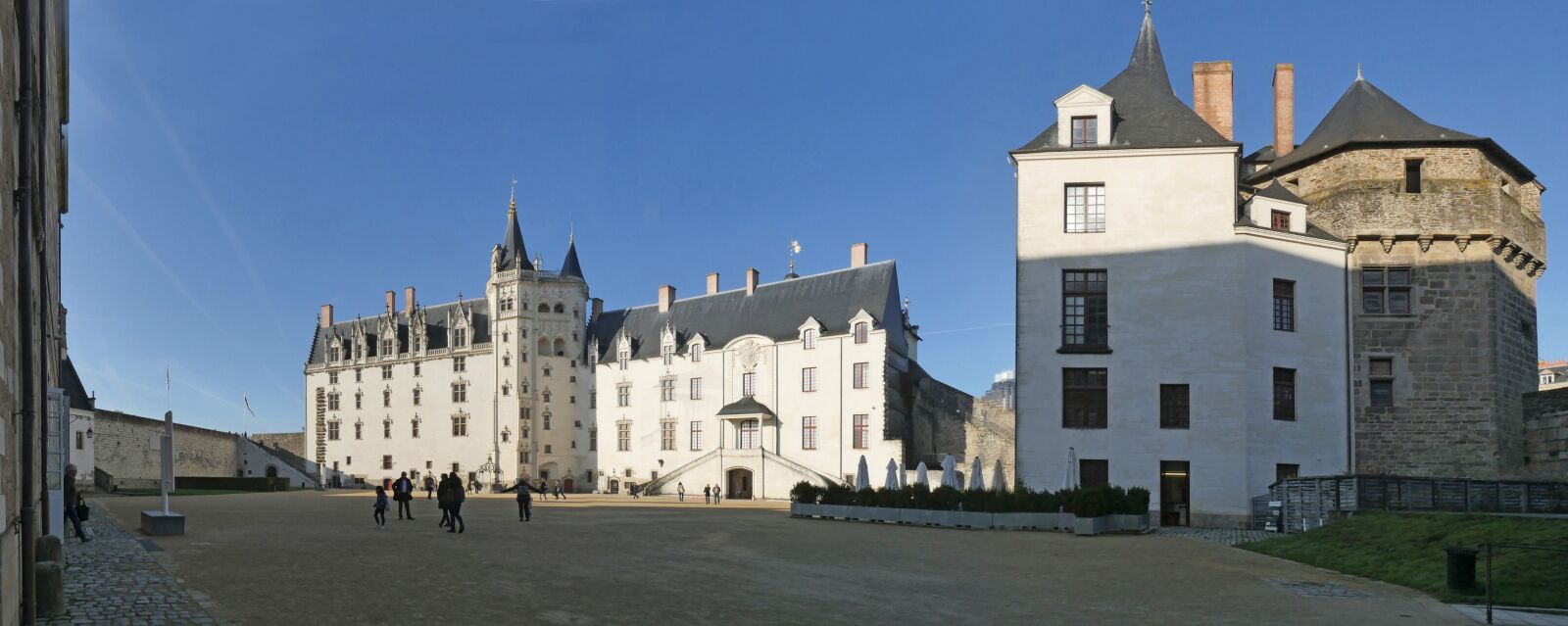 Panasonic Lumix DMC-GH4 sample photo. Nantes, the castle of photography