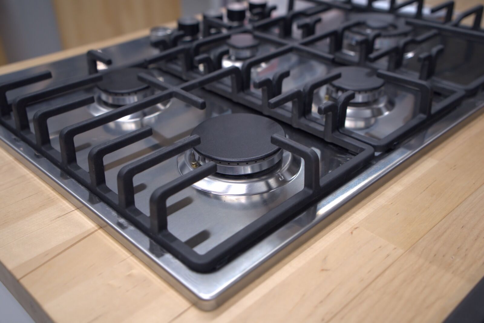 Sony a7 II + Sony Vario Tessar T* FE 24-70mm F4 ZA OSS sample photo. Gas stove, gas, stove photography