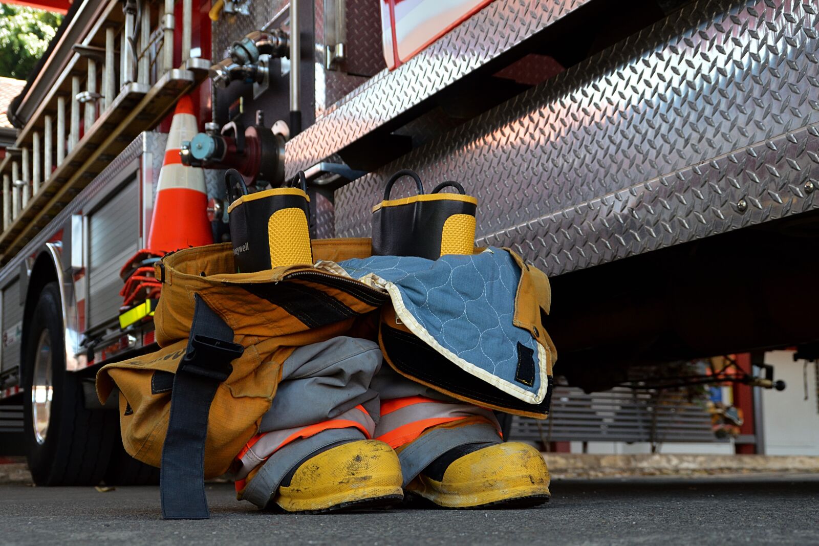 Nikon D3200 sample photo. Boots, pant, firefighter photography