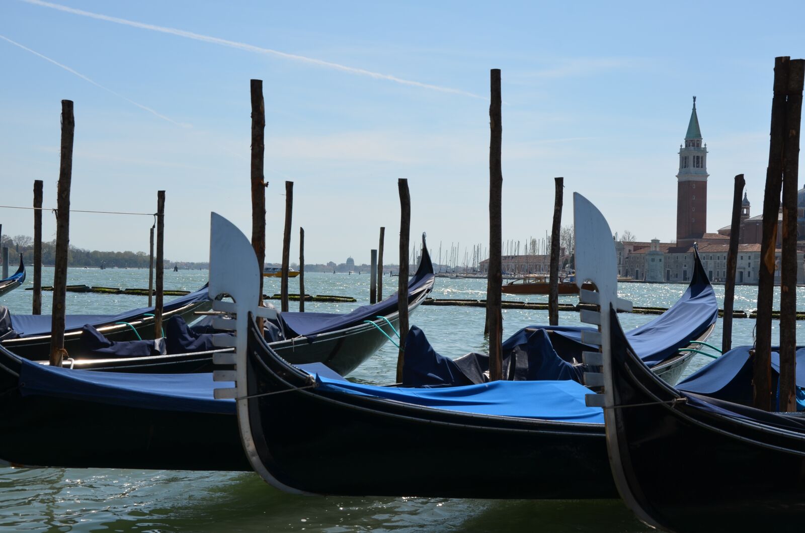 Nikon D5100 sample photo. Gondola, venetian, water photography