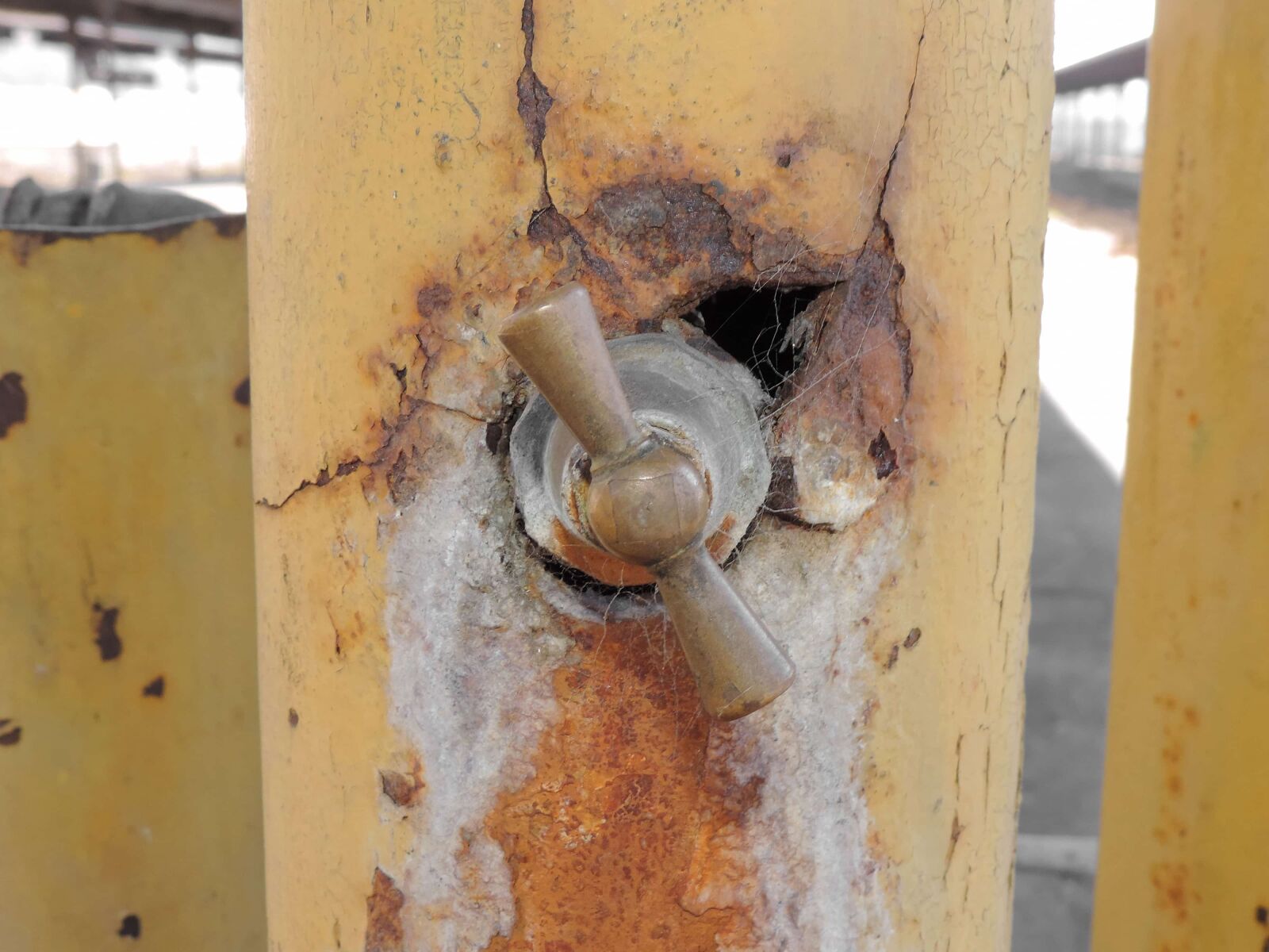 Nikon Coolpix P520 sample photo. Abandoned, brass, faucet, metal photography