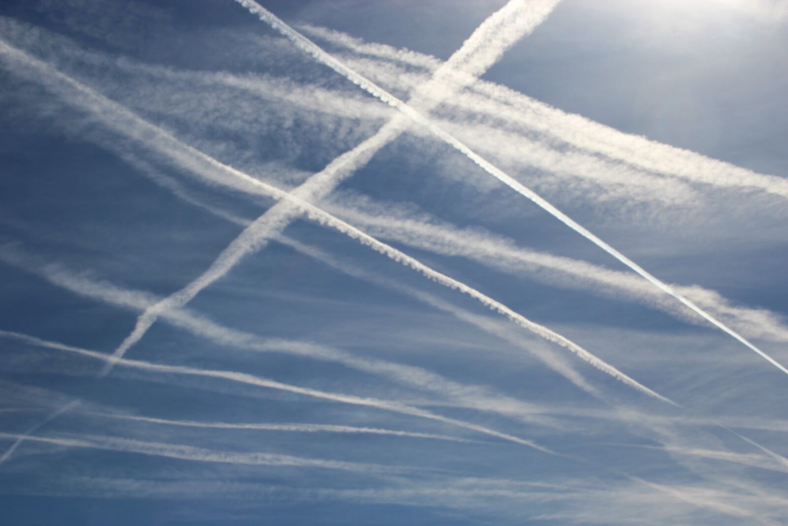 Canon EOS 1200D (EOS Rebel T5 / EOS Kiss X70 / EOS Hi) sample photo. Contrail, aircraft, sky photography