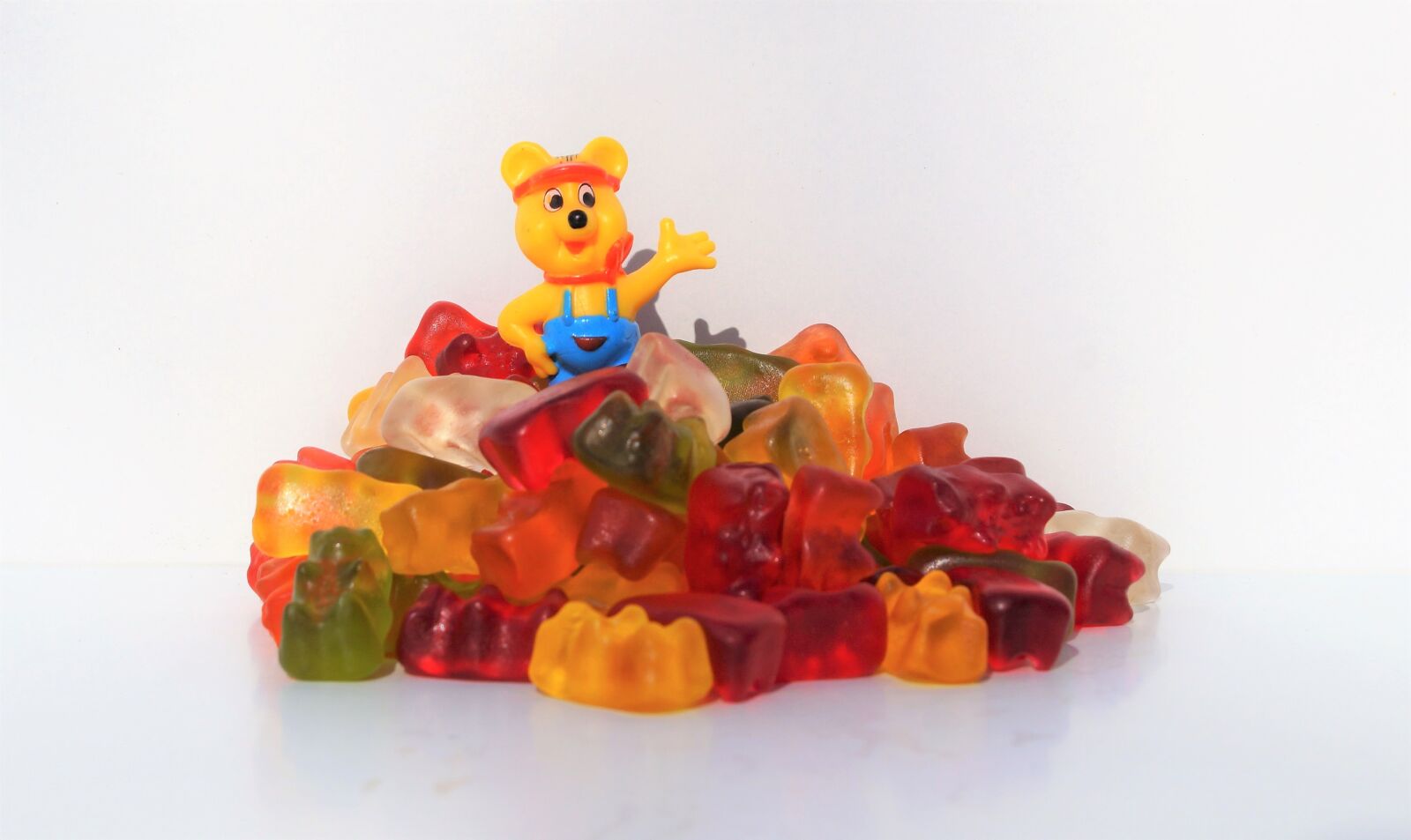 Sony DT 18-70mm F3.5-5.6 sample photo. Haribo, gummi bears, fruit photography
