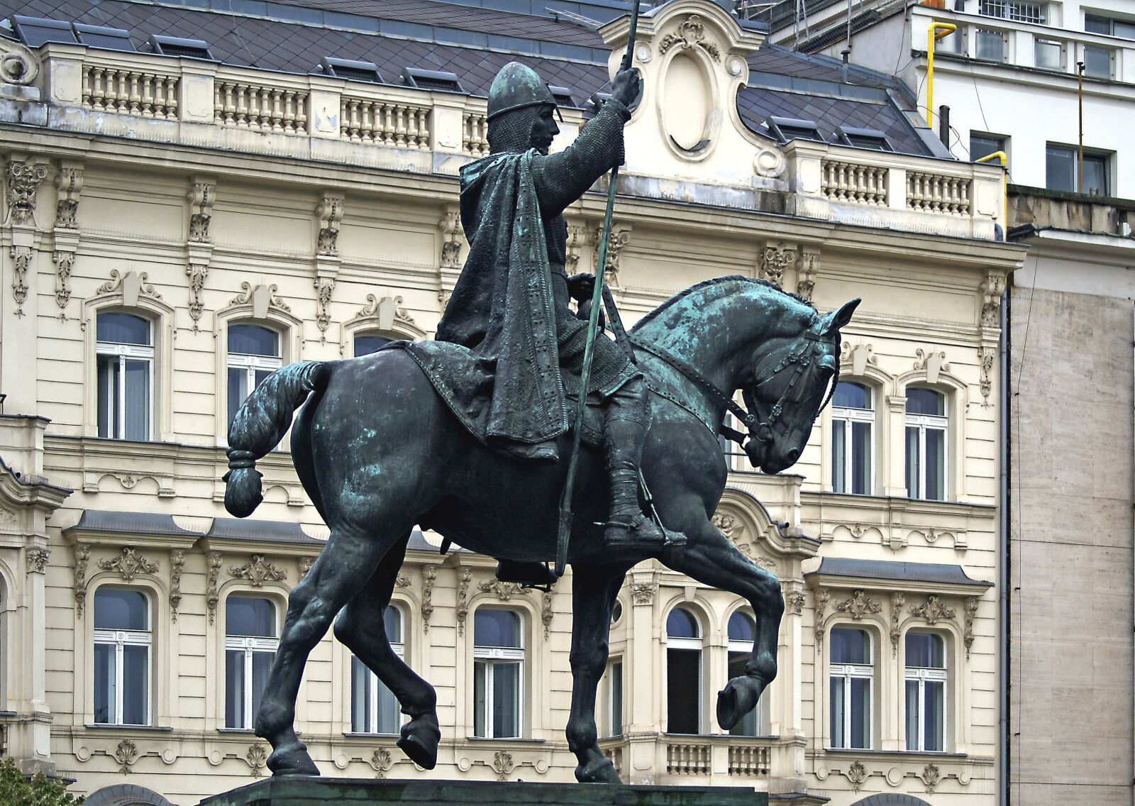 Sony Alpha DSLR-A100 sample photo. Monument, je dziec, the photography