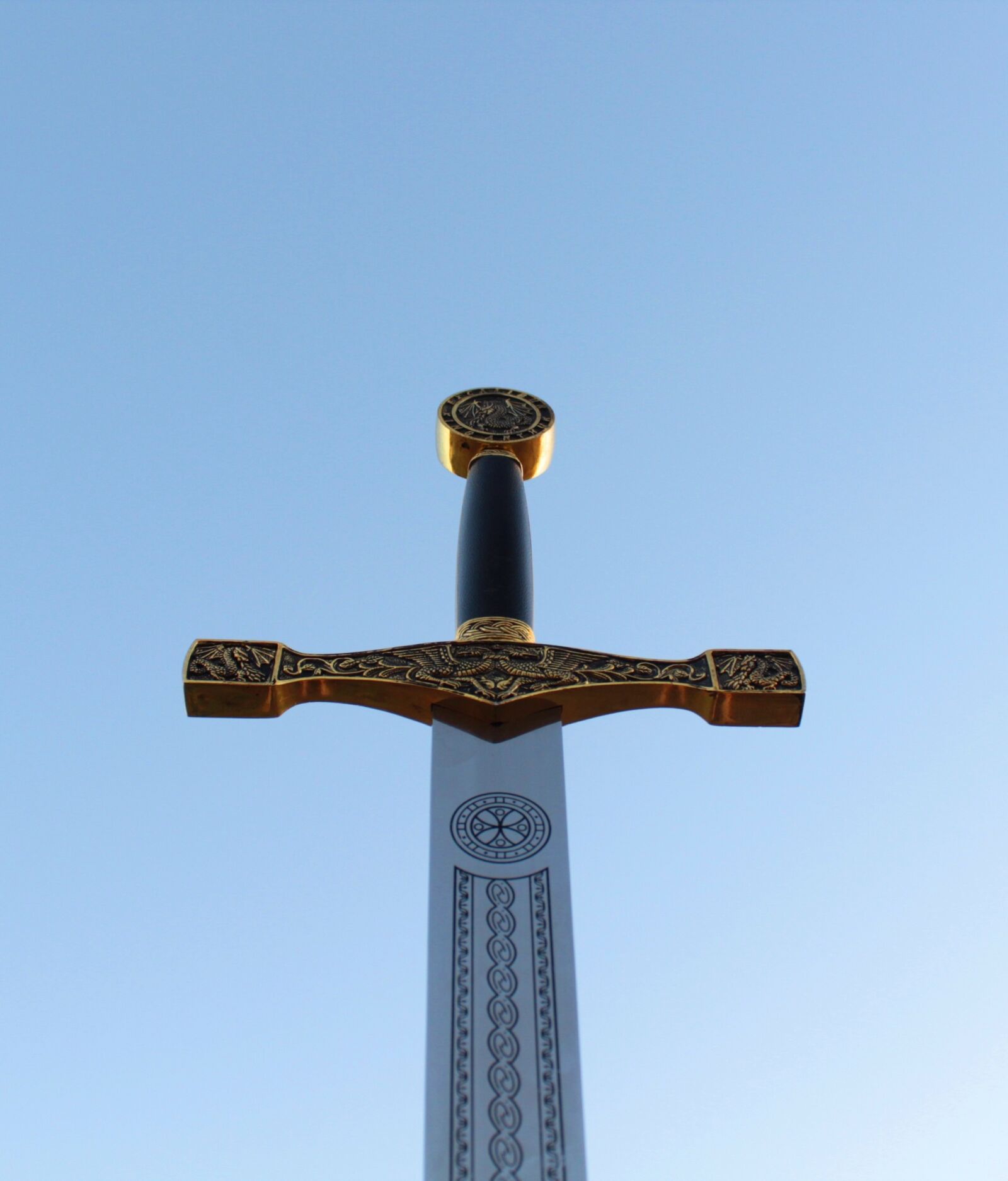 Canon EOS 1300D (EOS Rebel T6 / EOS Kiss X80) sample photo. Sword, excalibur, epic photography