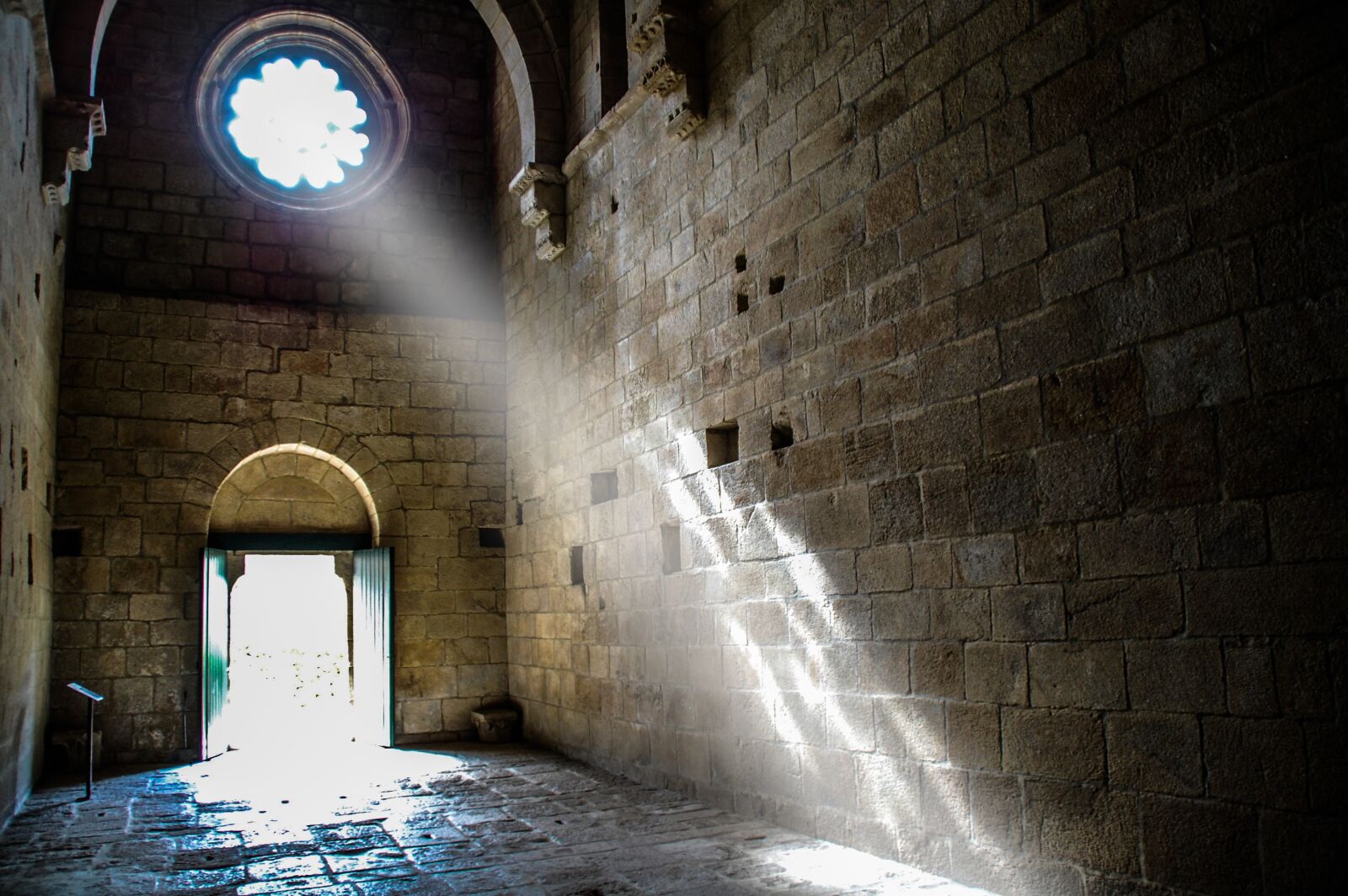 Nikon D40 sample photo. Monastery, romanesque, church photography