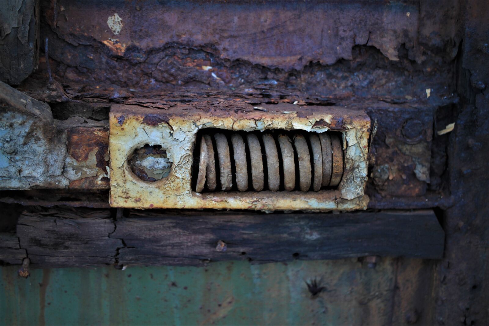 Canon EOS 7D sample photo. Screw, thread, railway photography