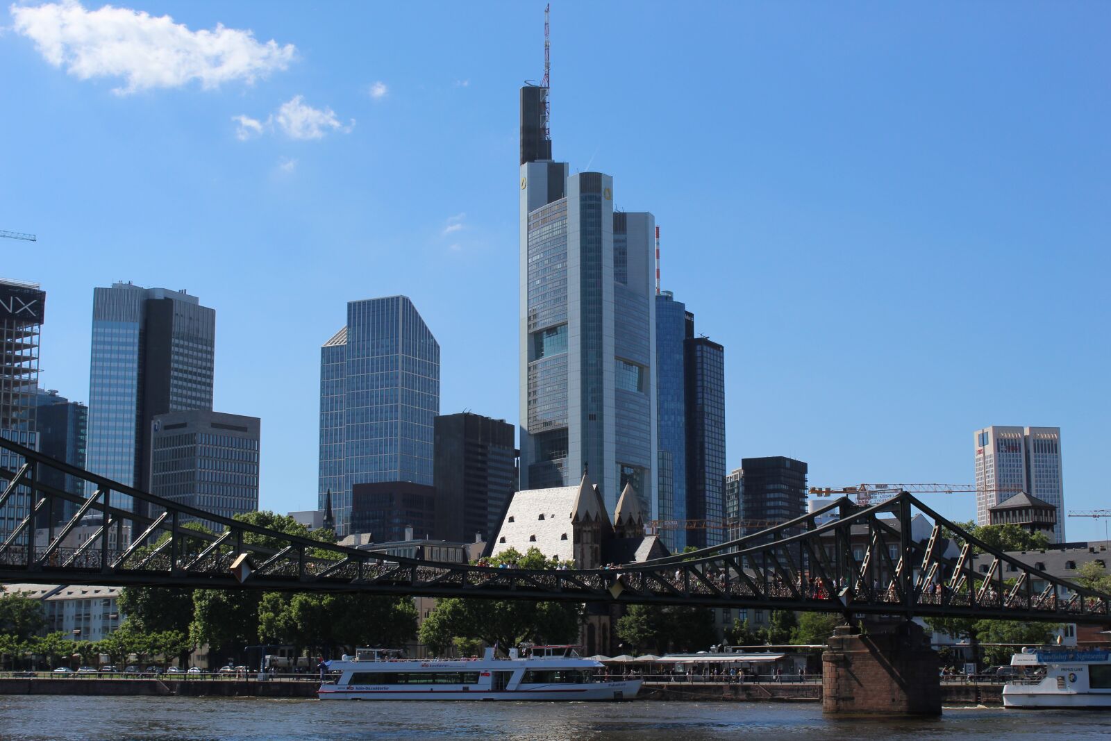 Canon EOS 1200D (EOS Rebel T5 / EOS Kiss X70 / EOS Hi) sample photo. Frankfurt, most, main photography