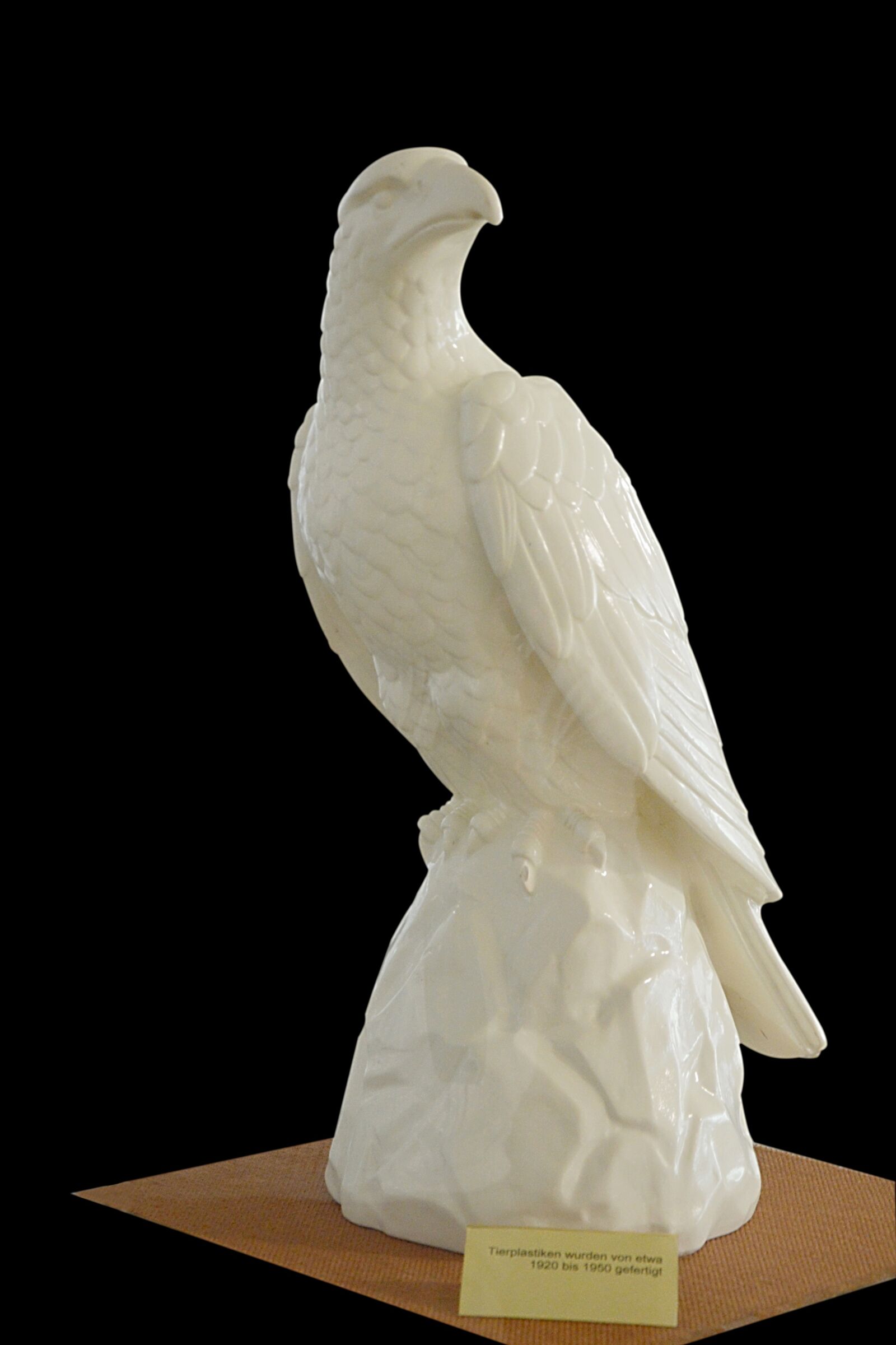 Nikon D3200 sample photo. Porcelain figurine, adler, old photography