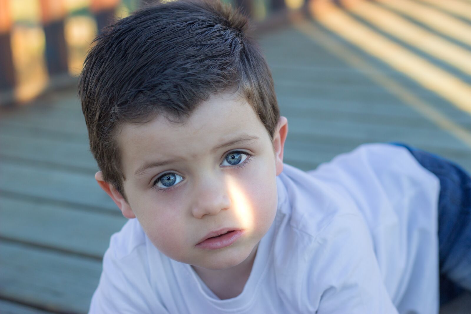 Canon EOS 600D (Rebel EOS T3i / EOS Kiss X5) + Canon EF 50mm F1.8 STM sample photo. Child, look, blue photography