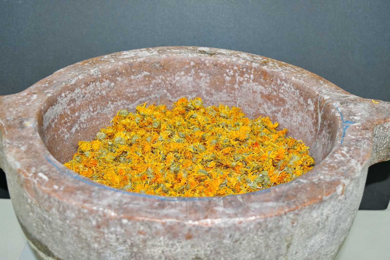 Nikon D5500 sample photo. Kitchenware, object, bowl, herb photography