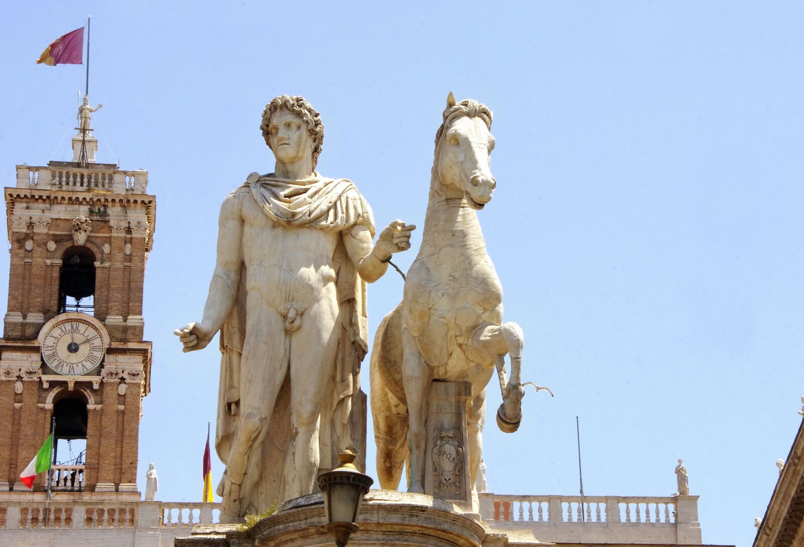 Pentax K-5 sample photo. Rome, statue, jumper photography