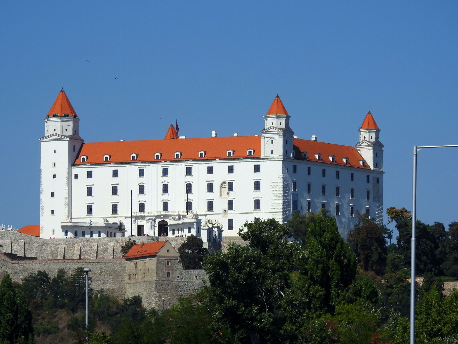 Nikon Coolpix P900 sample photo. Castle, bratislava, monument photography