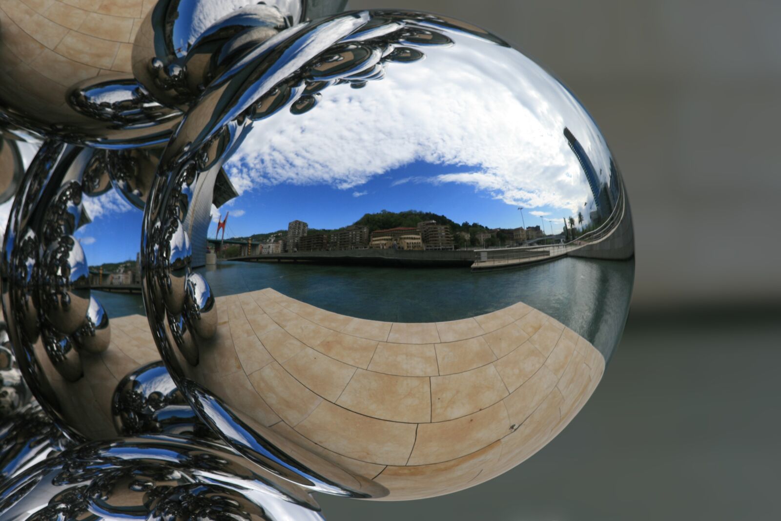 Canon EOS 400D (EOS Digital Rebel XTi / EOS Kiss Digital X) sample photo. Ball, reflection, bubbles photography