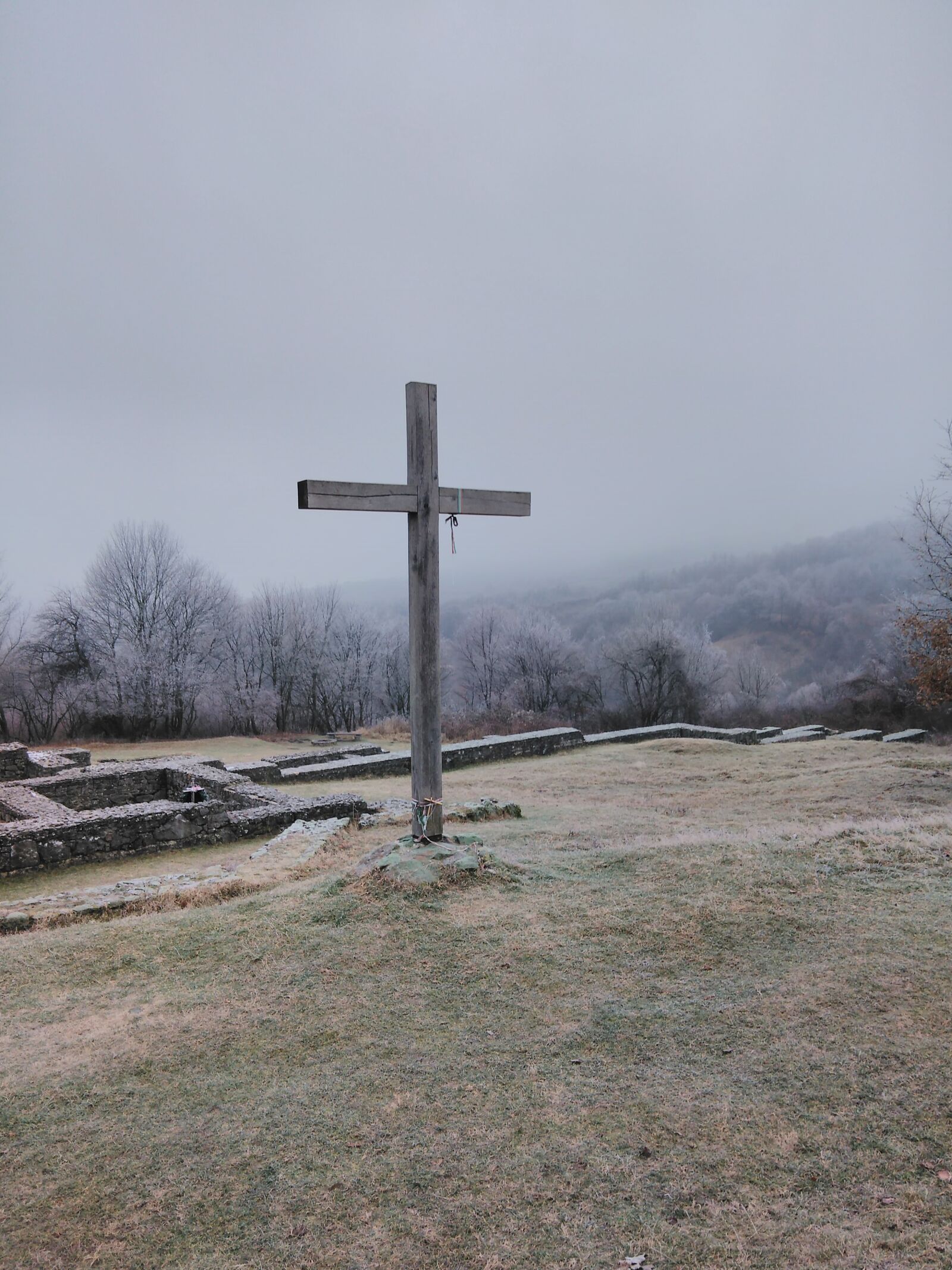 QCOM-AA QCAM-AA sample photo. Cross, religion, winter photography
