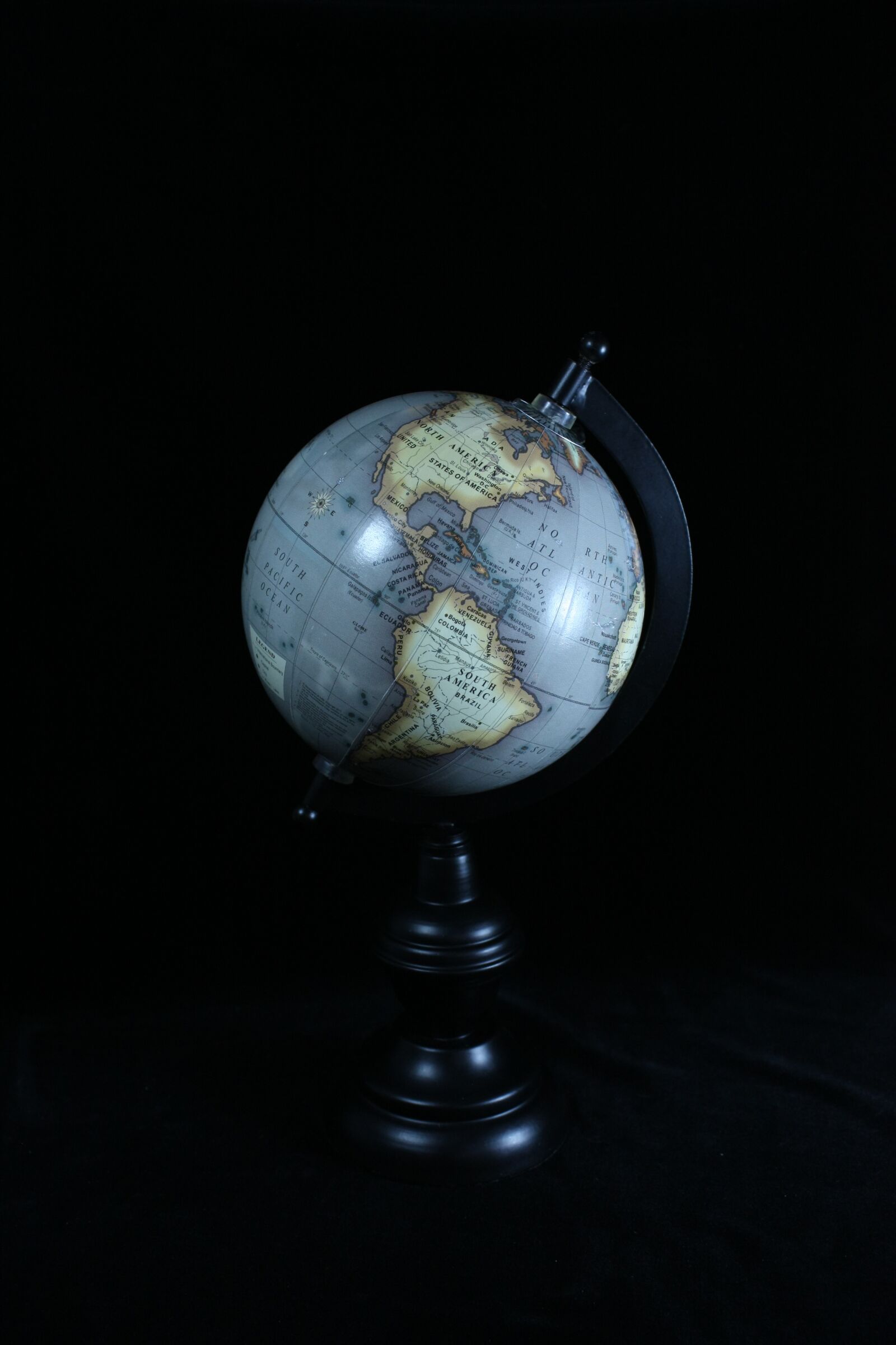 Canon EOS 450D (EOS Rebel XSi / EOS Kiss X2) sample photo. Globe, map, north america photography